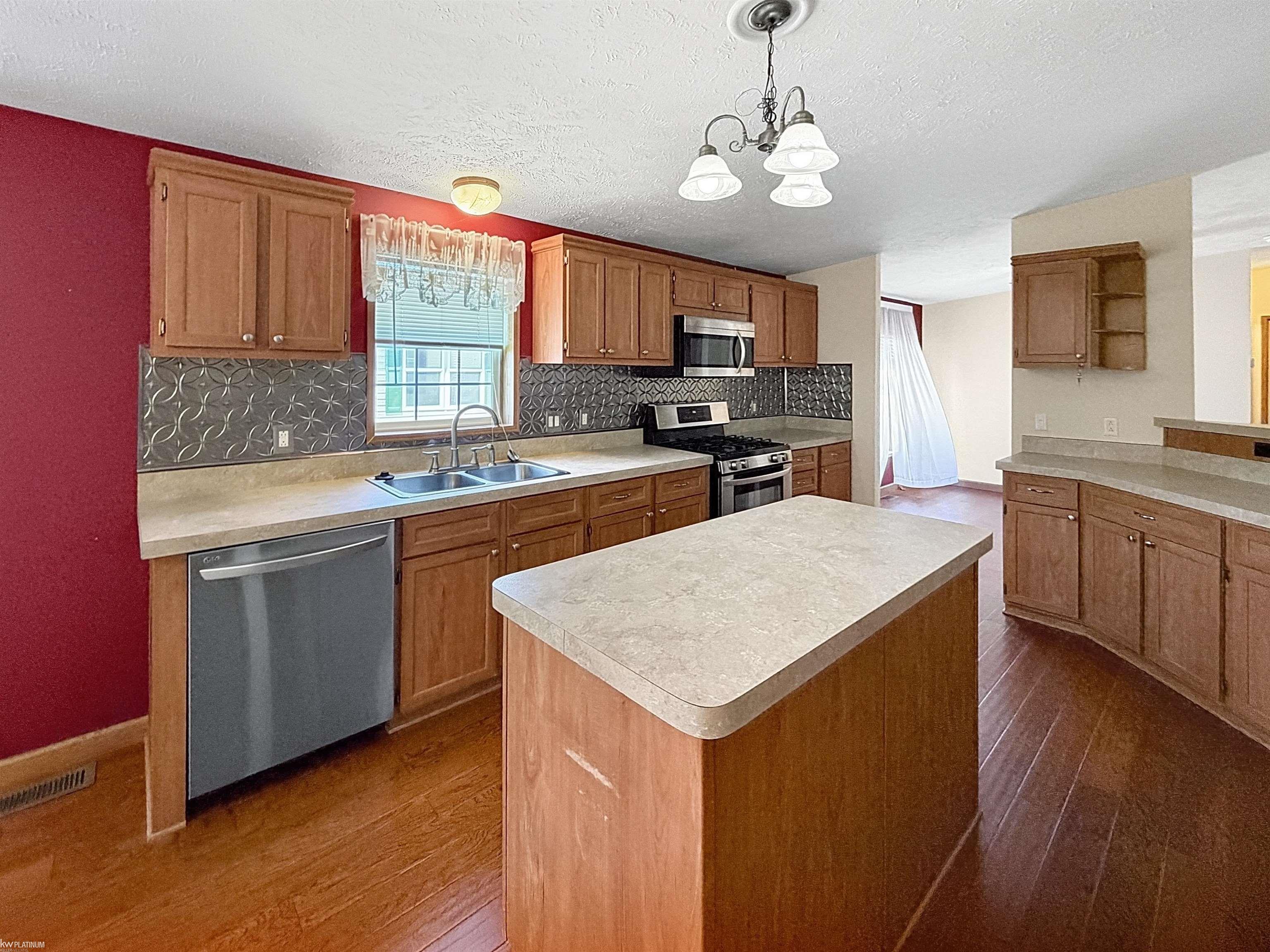 37037 Millstone Trail Property Photo 12