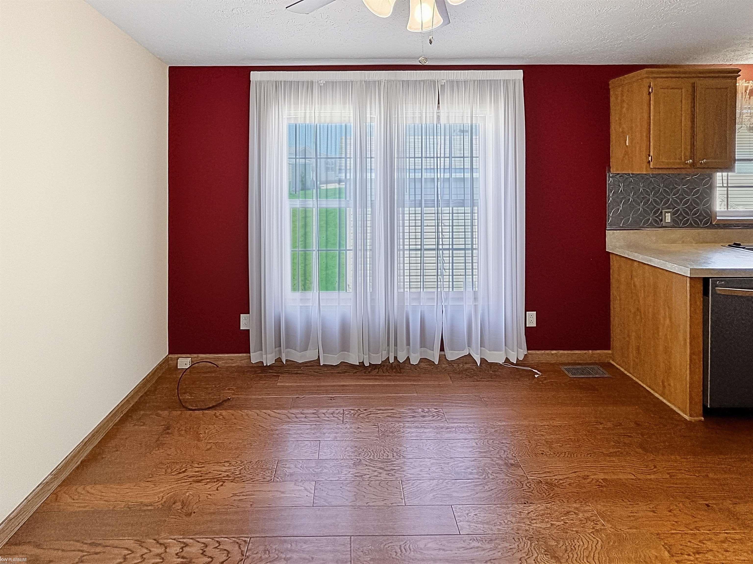 37037 Millstone Trail Property Photo 13