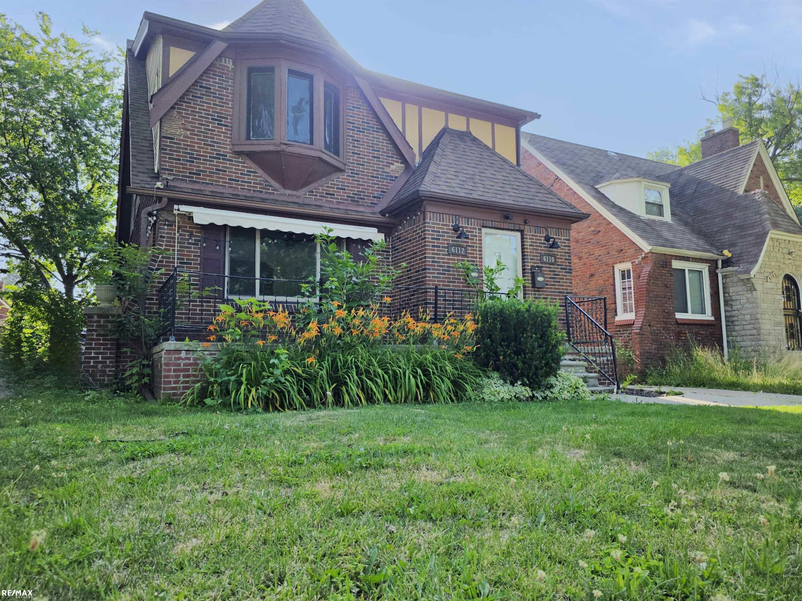 6110-6112 Yorkshire Street