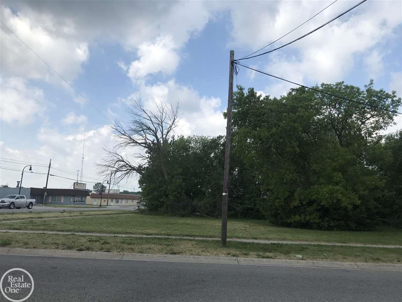 2500 Lapeer Road Property Photo 4