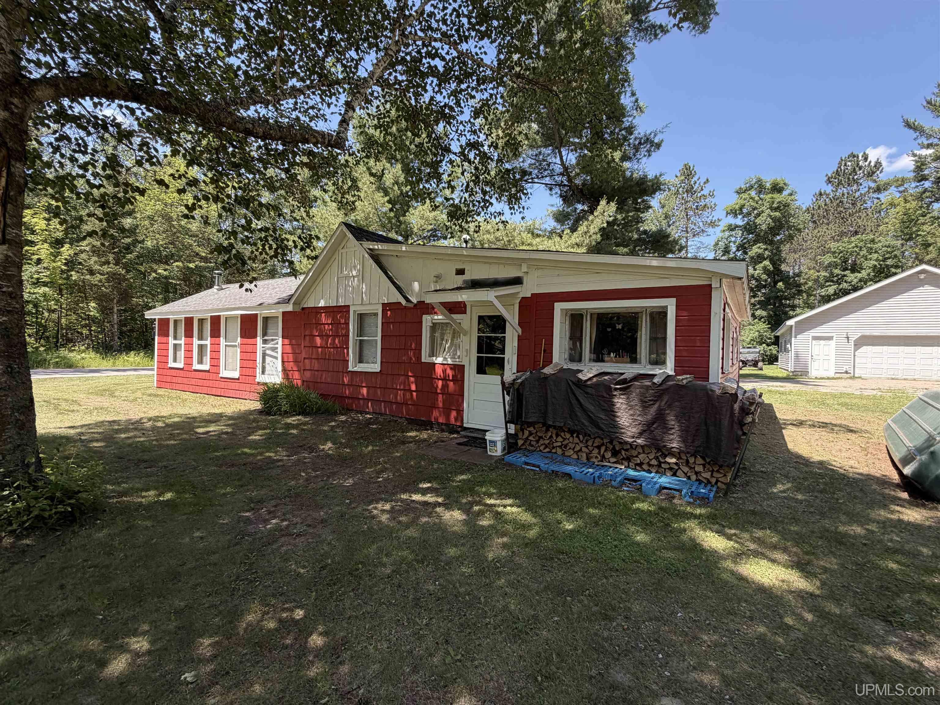 8826 N Boot Lake Road Property Photo 2