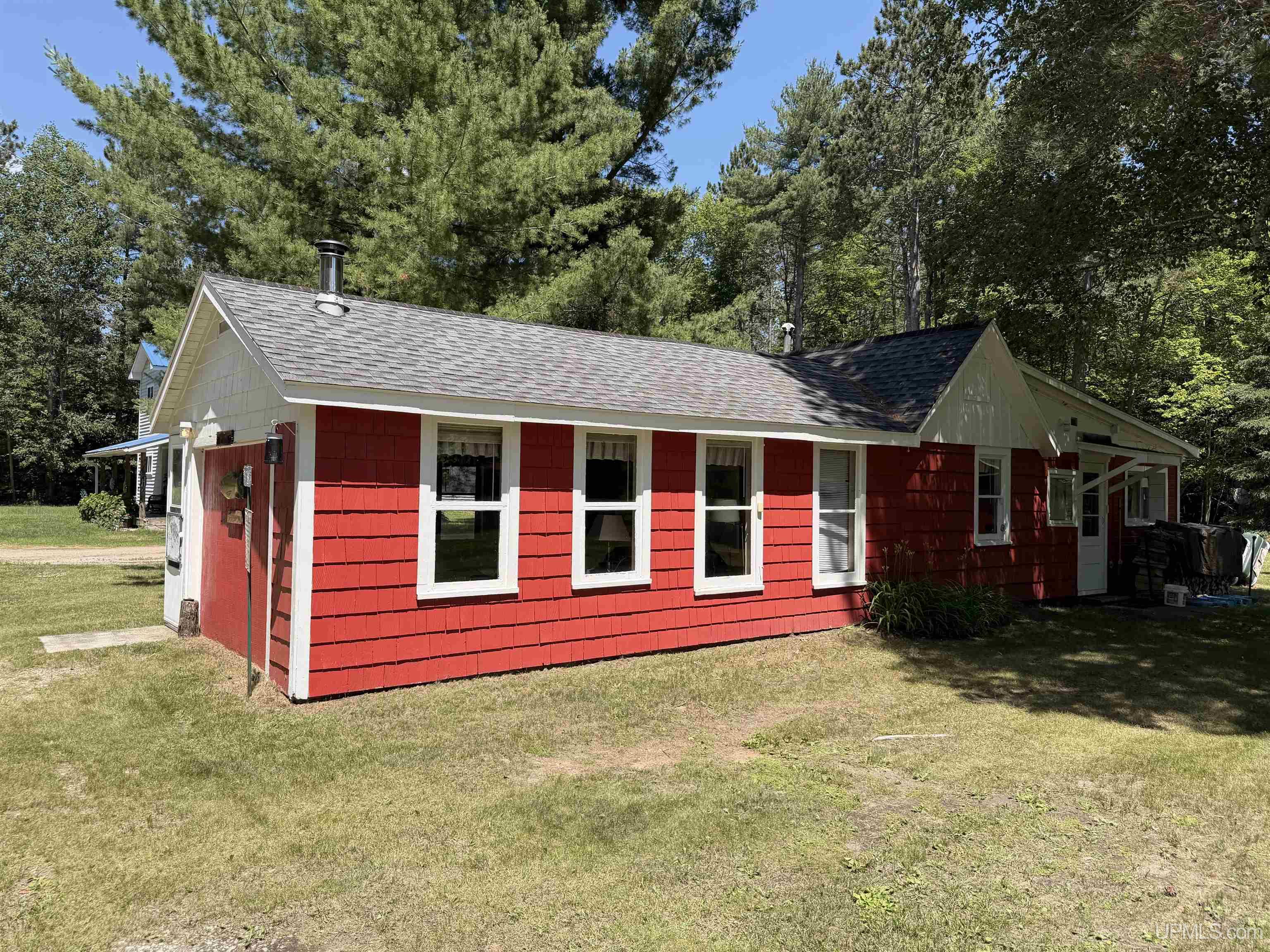 8826 N Boot Lake Road Property Photo 5