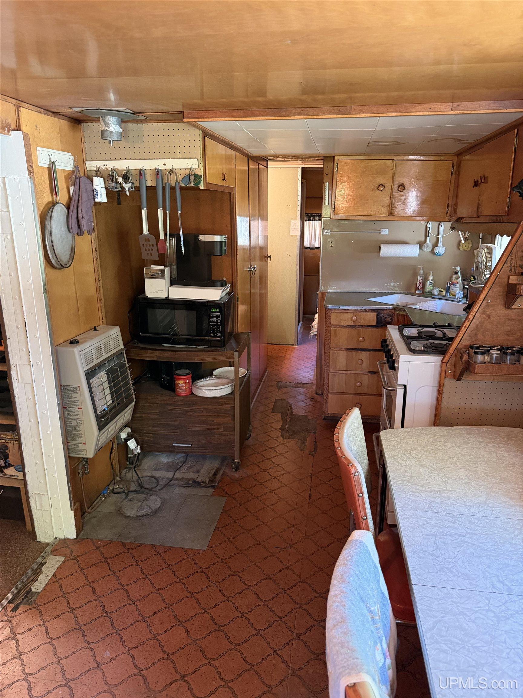8826 N Boot Lake Road Property Photo 20