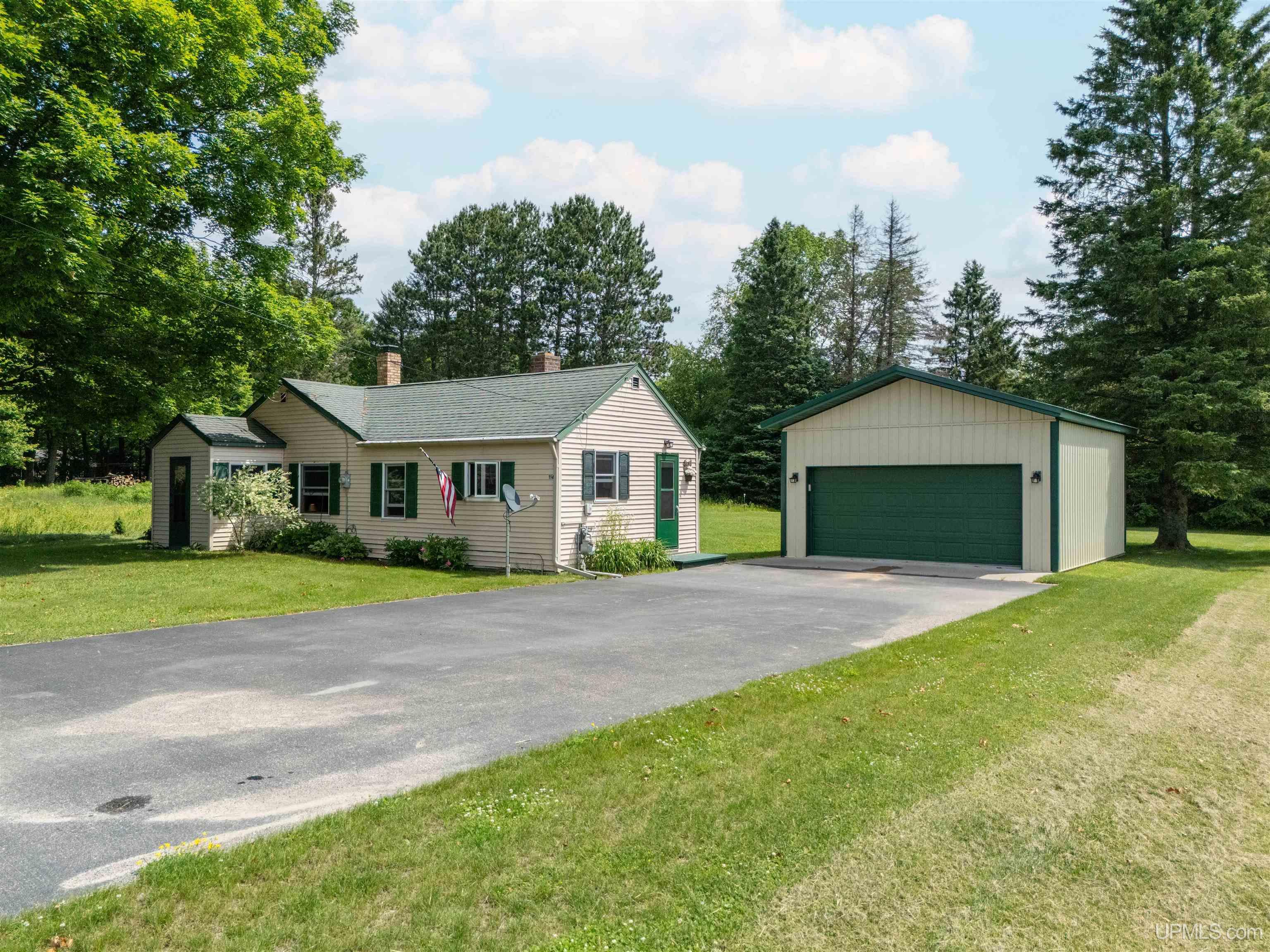 114 Reiman Road Property Photo 1