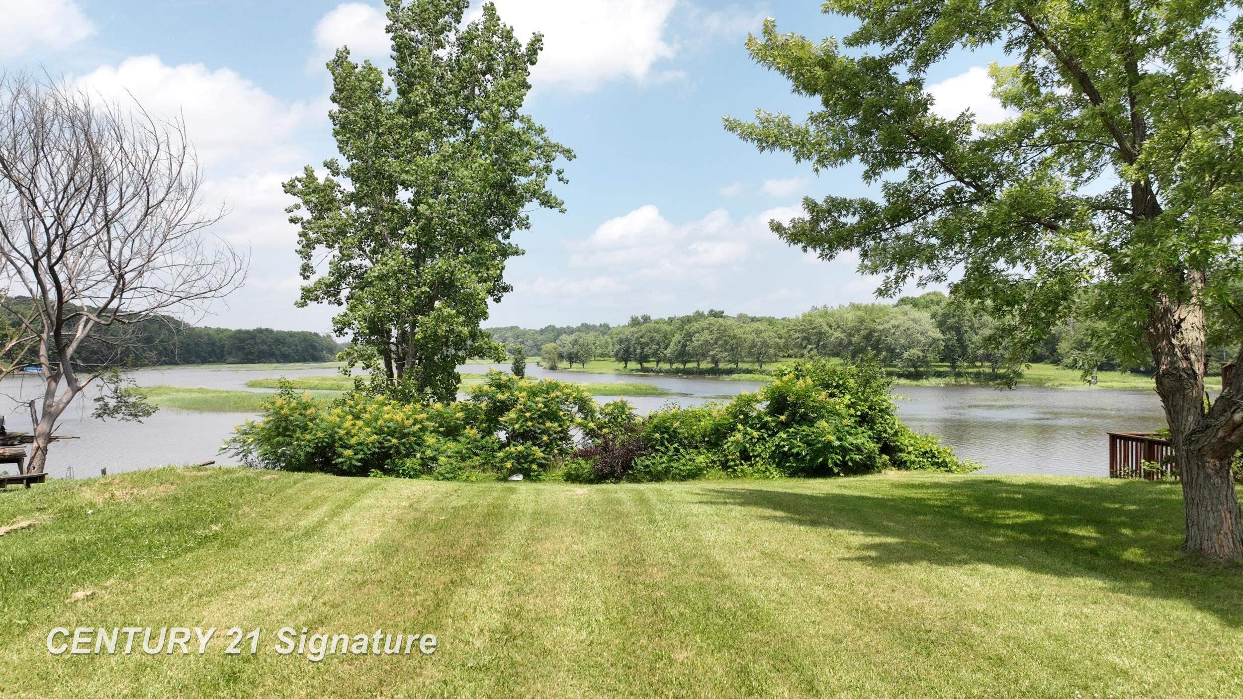 5848 N Lake Drive Drive Property Photo 1