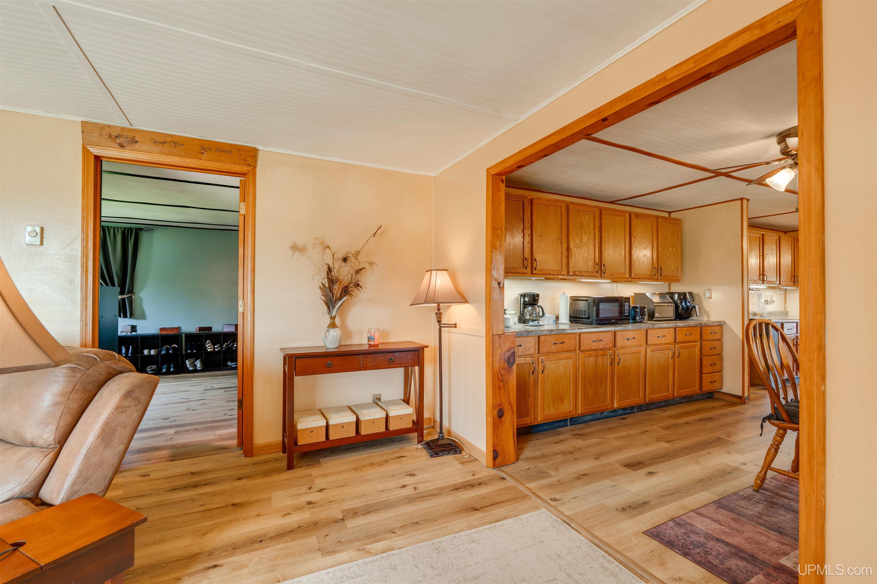 984n Dixon Road Property Photo 11
