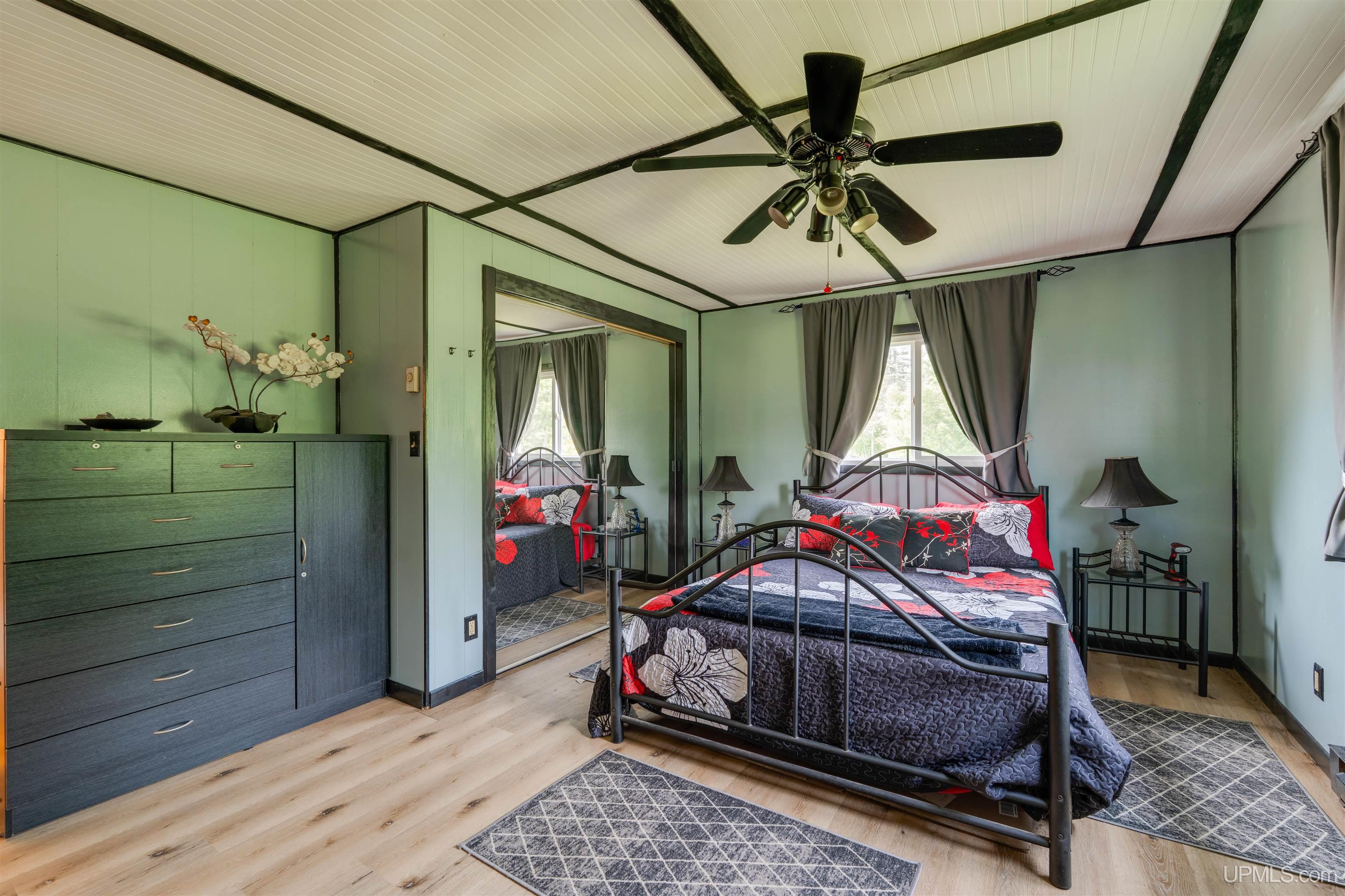 984n Dixon Road Property Photo 13