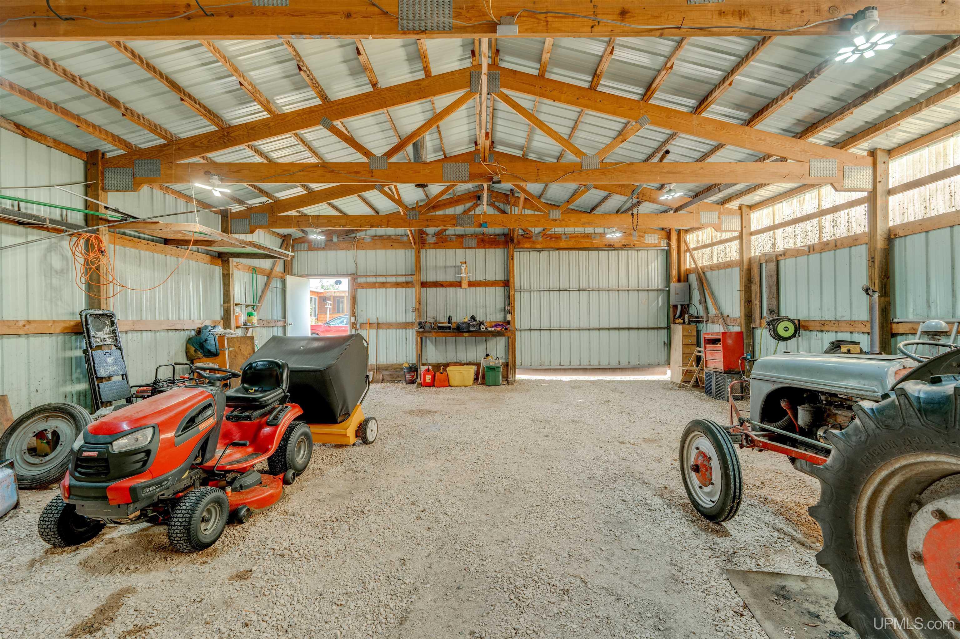 984n Dixon Road Property Photo 41