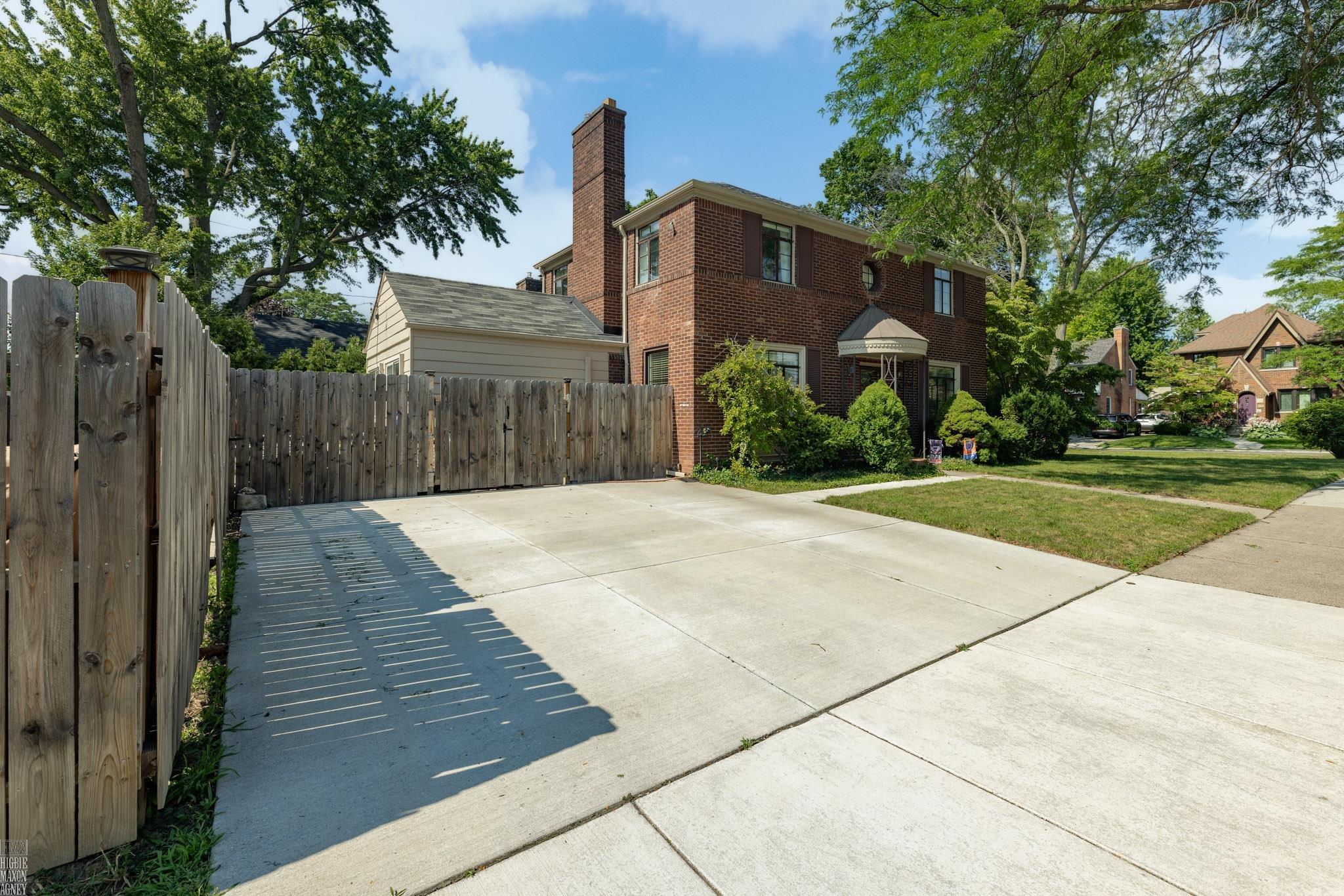 675 Fisher Road Property Photo 2