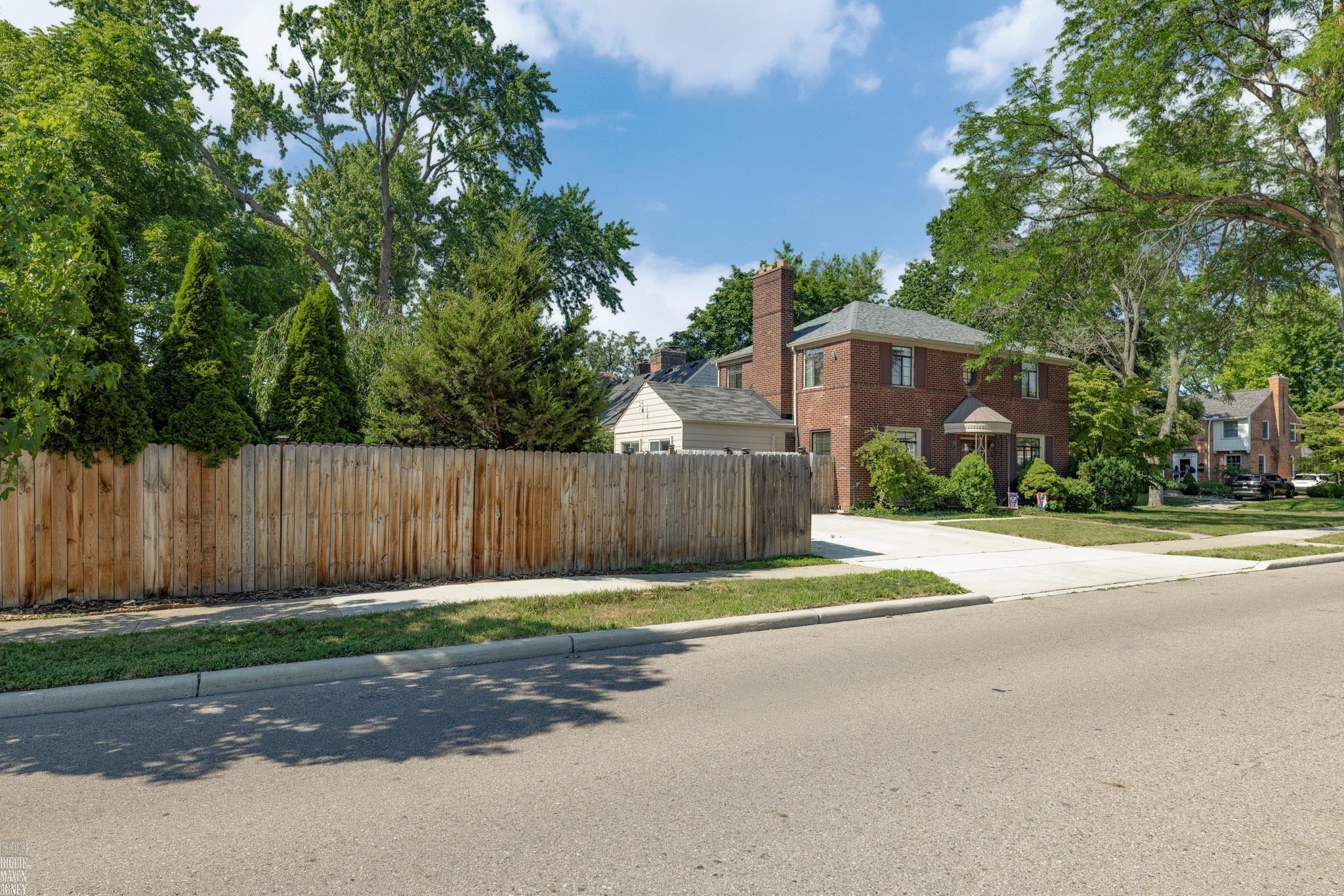 675 Fisher Road Property Photo 3