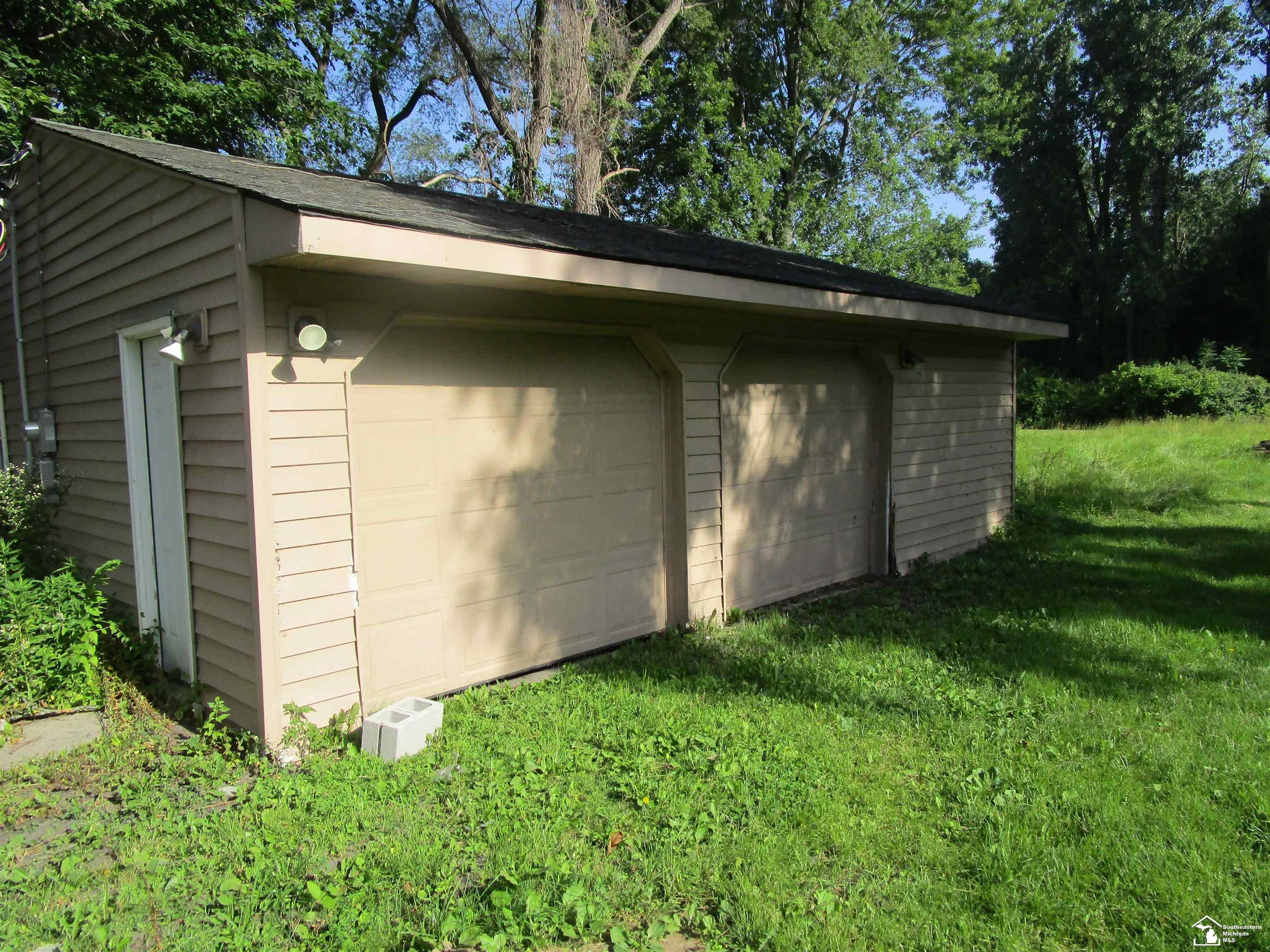 3450 Swartz Road Property Photo 4