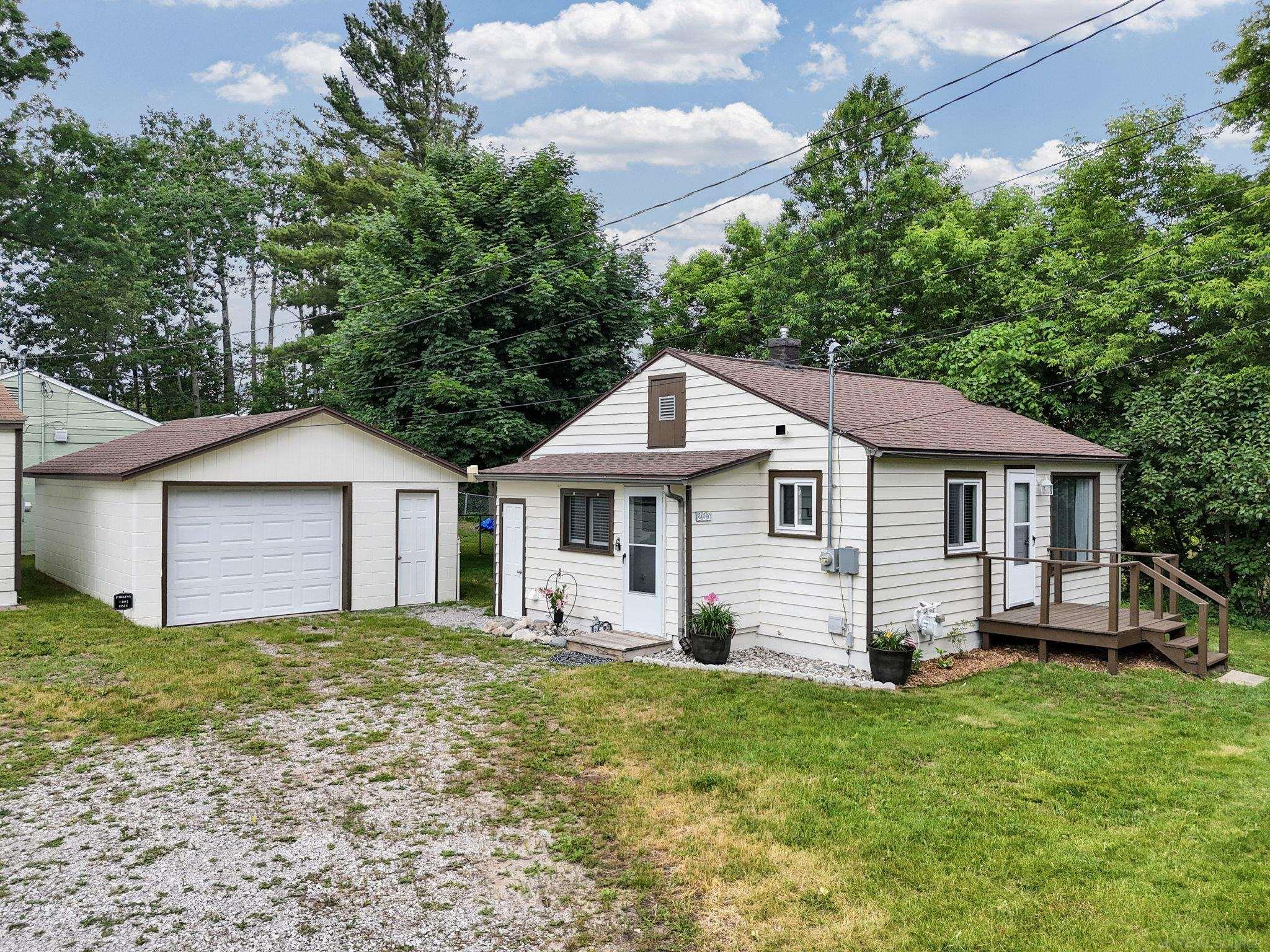 199-201-203 Gasoline Alley Property Photo 4