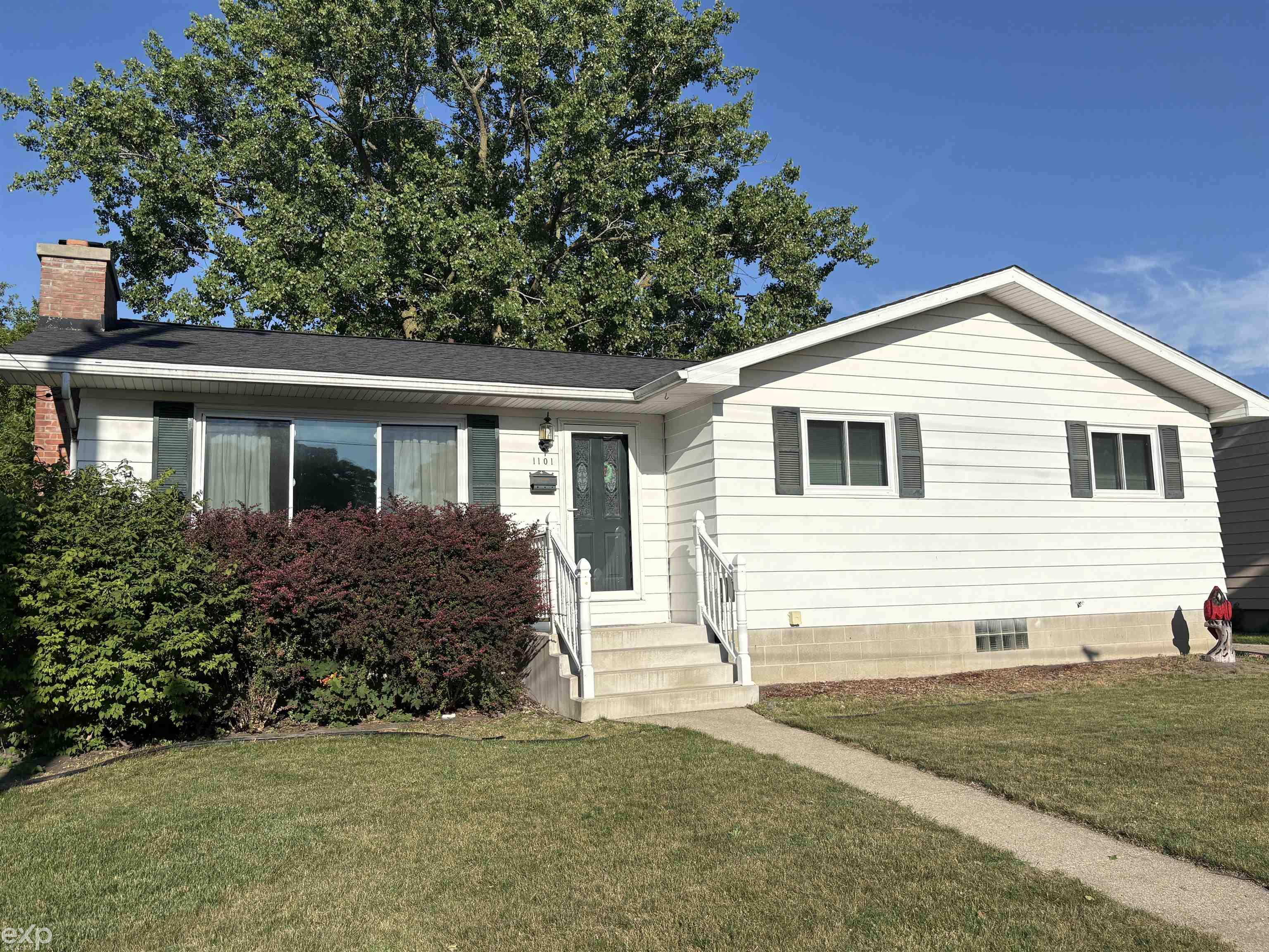 1101 Maple Street Property Photo 1