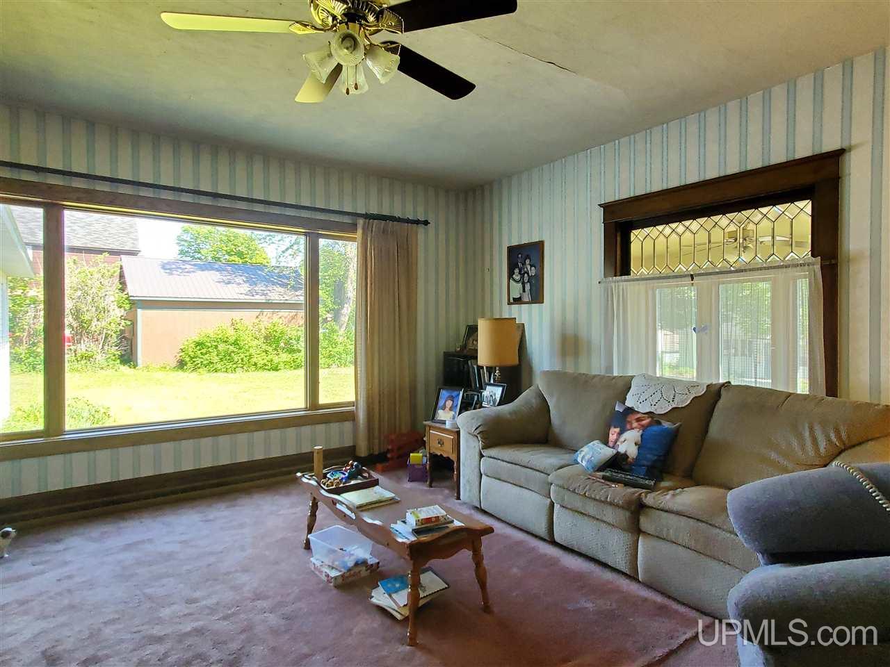 1249 Cedar Street Property Photo 9