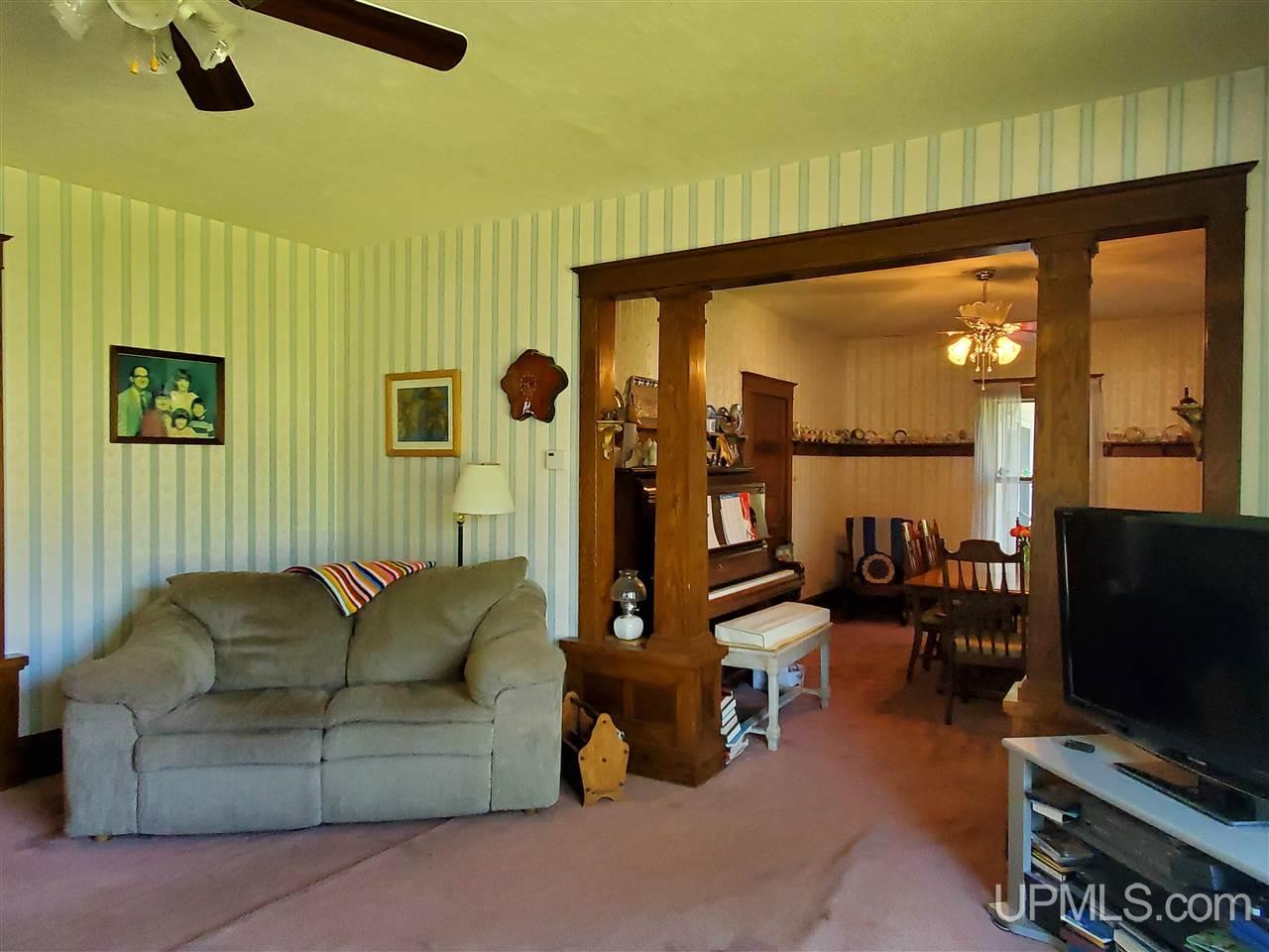 1249 Cedar Street Property Photo 12
