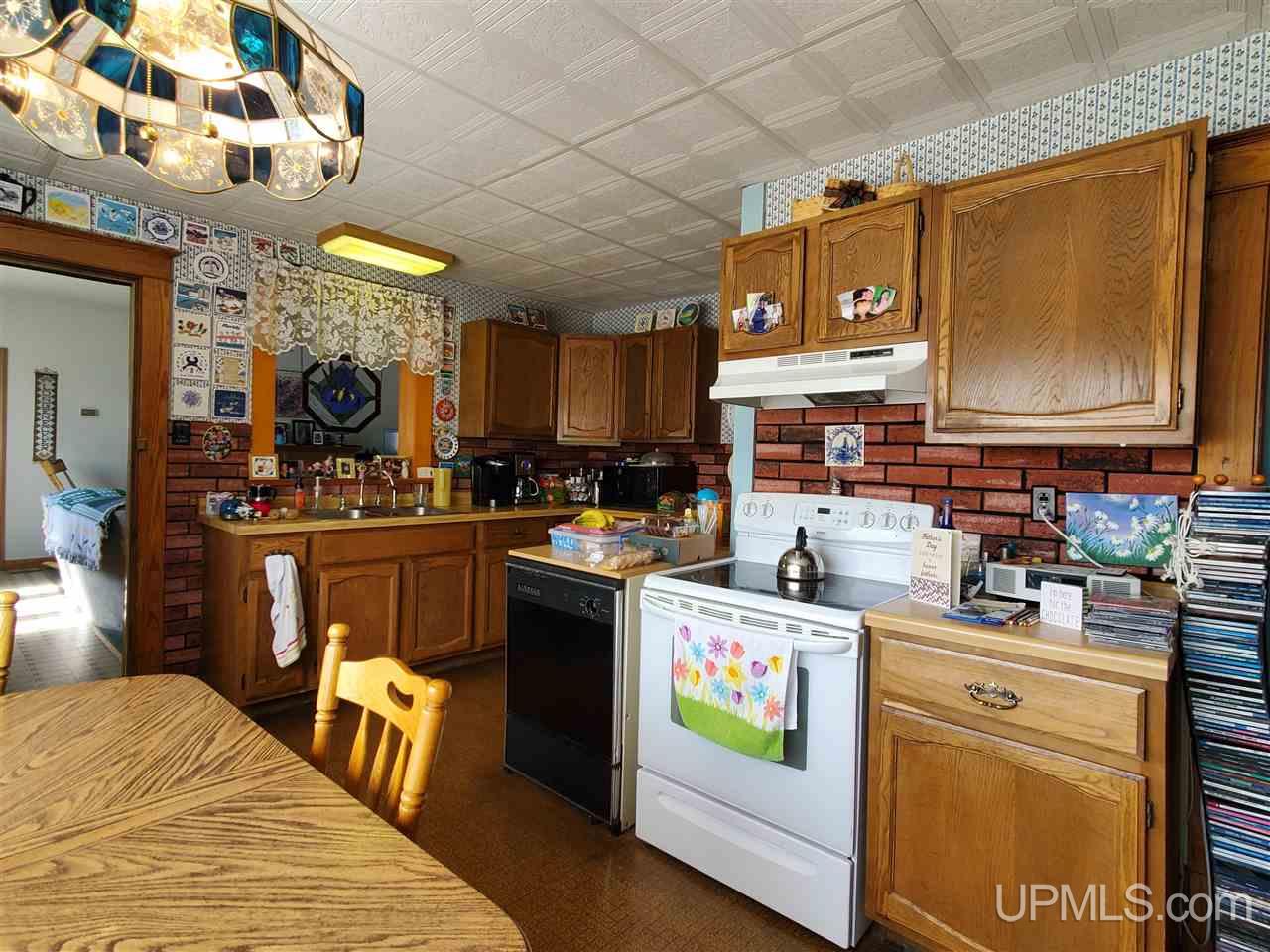 1249 Cedar Street Property Photo 13