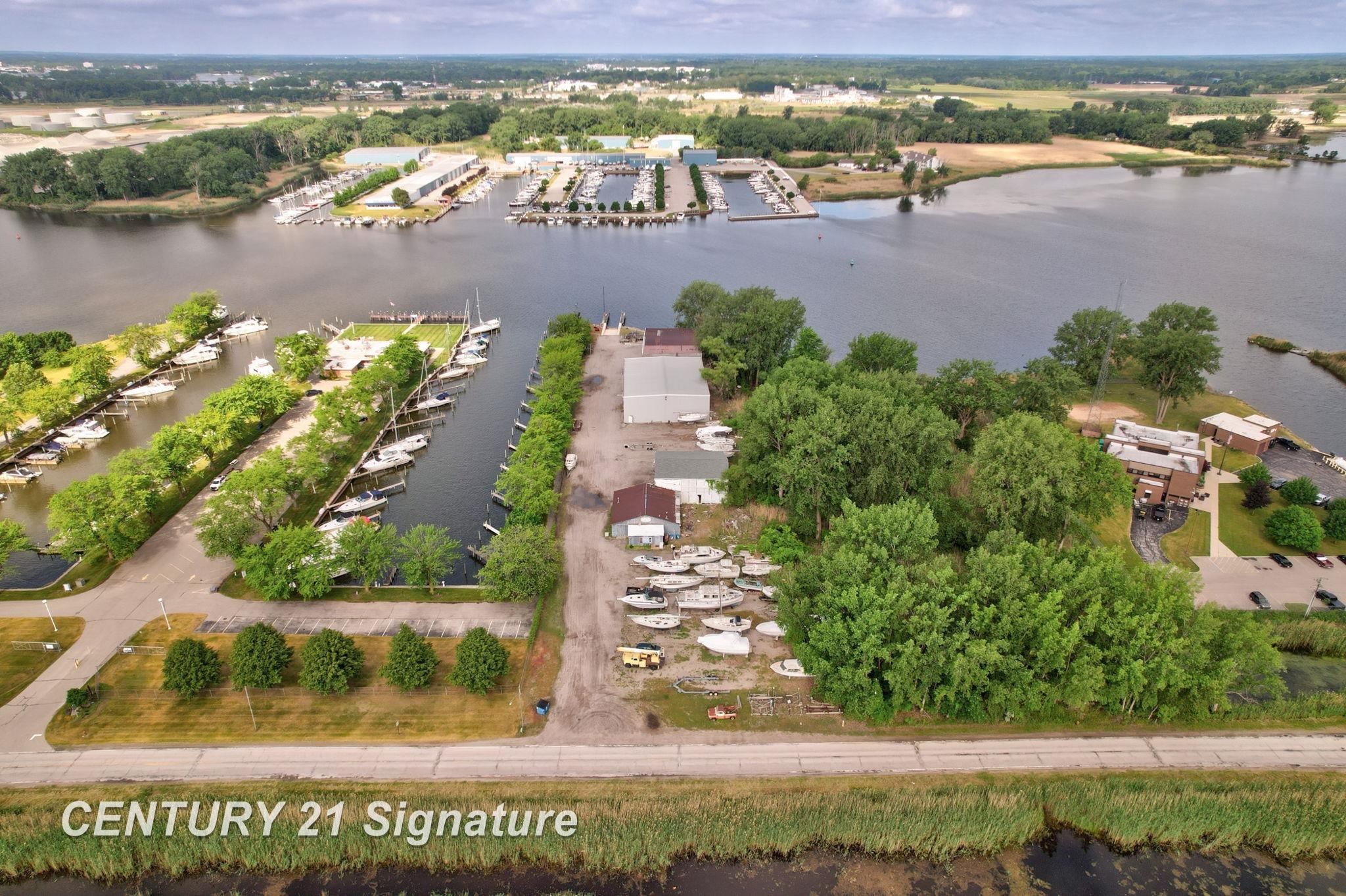 2363 Weadock Highway Property Photo 3