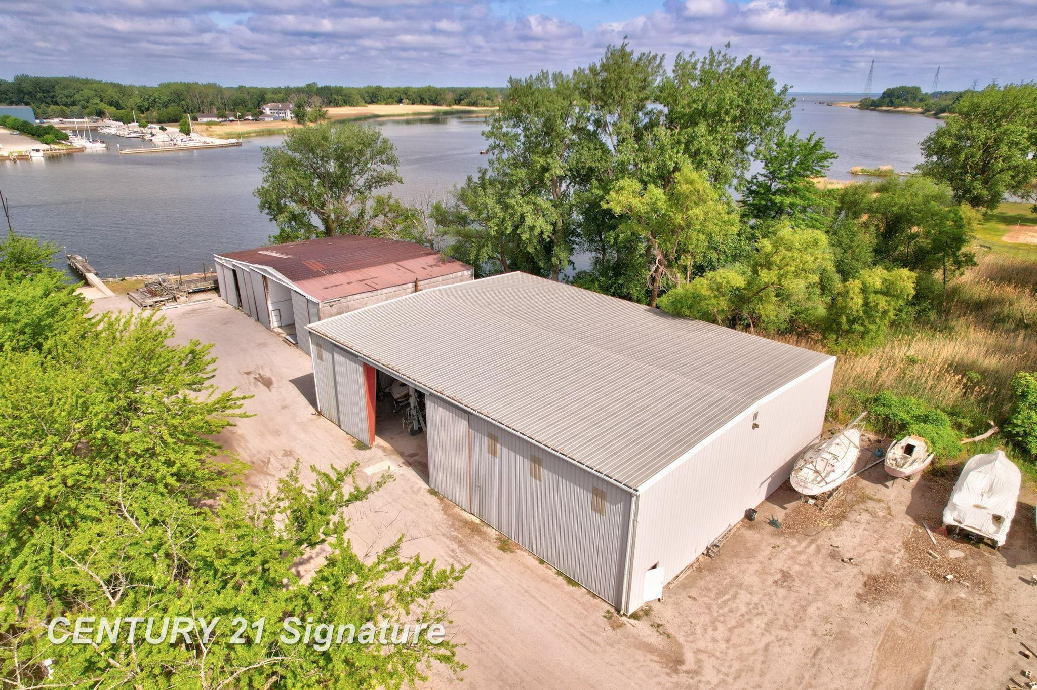 2363 Weadock Highway Property Photo 8
