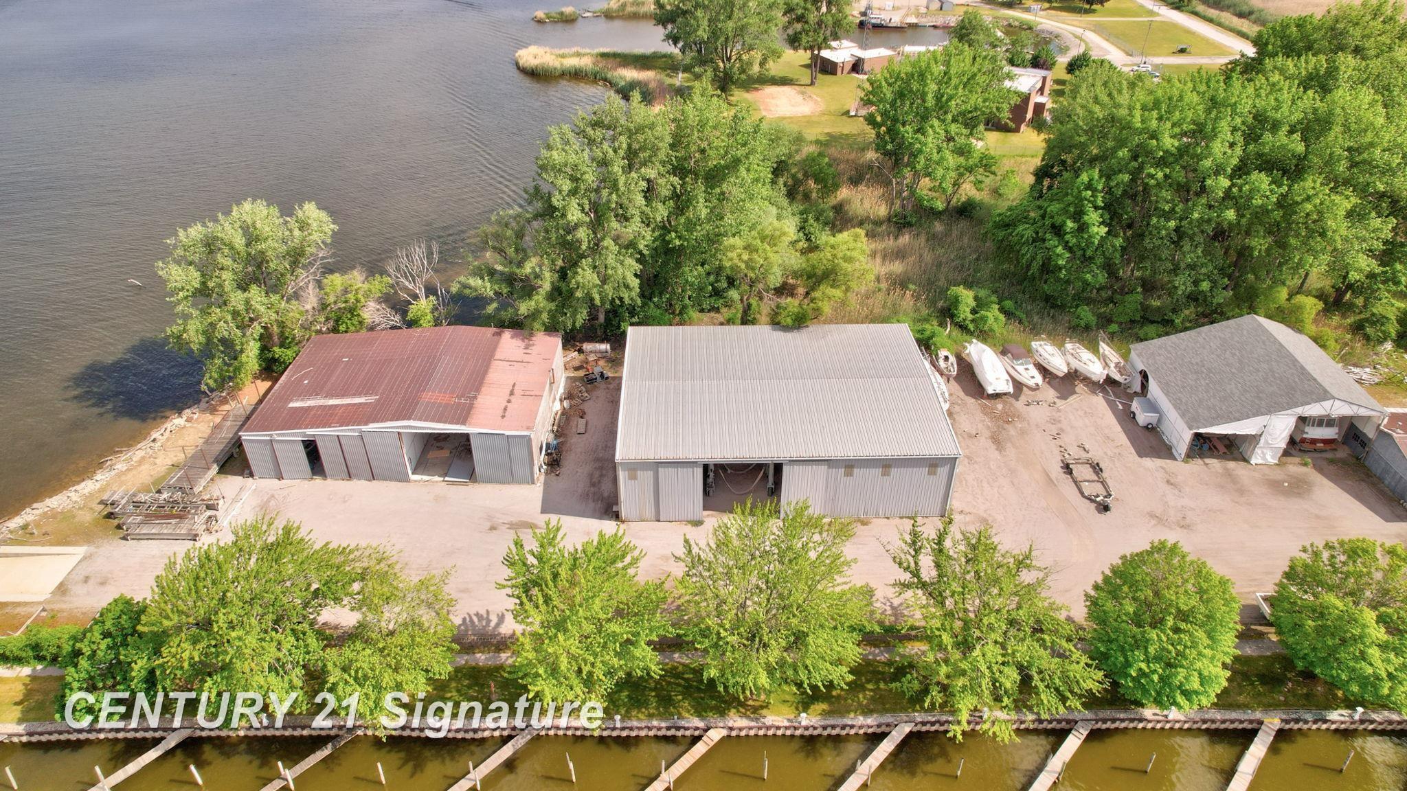 2363 Weadock Highway Property Photo 9