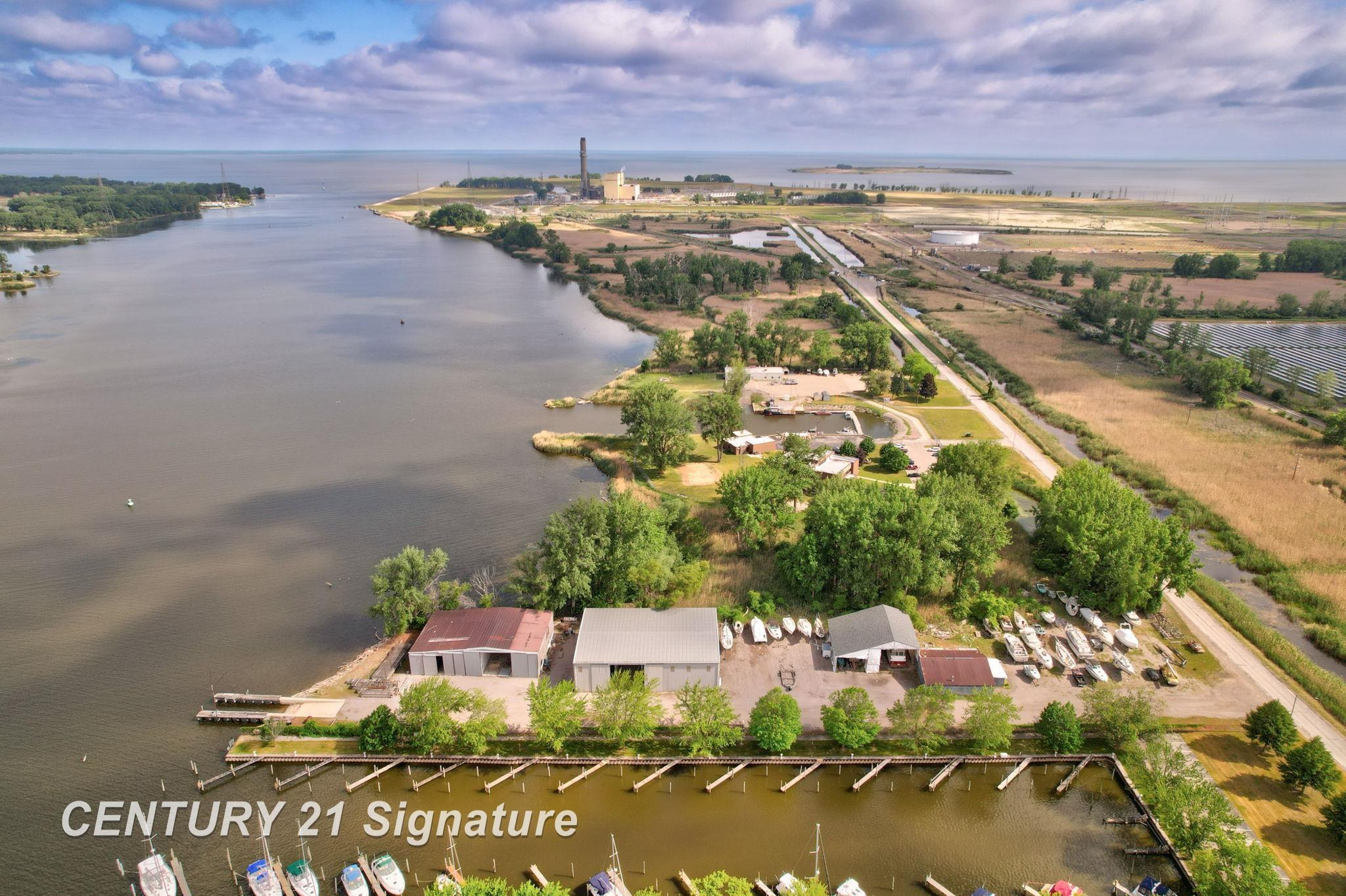 2363 Weadock Highway Property Photo 11