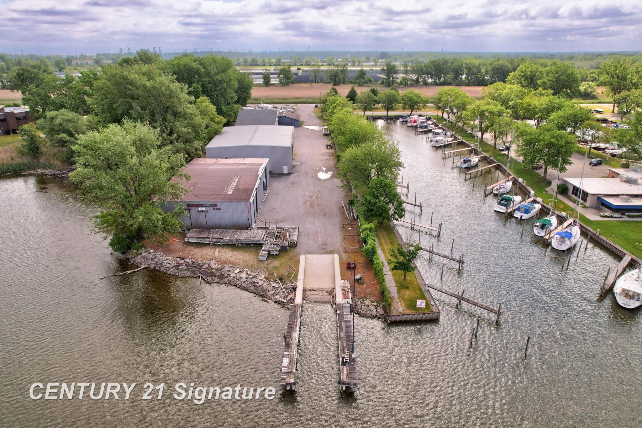2363 Weadock Highway Property Photo 13