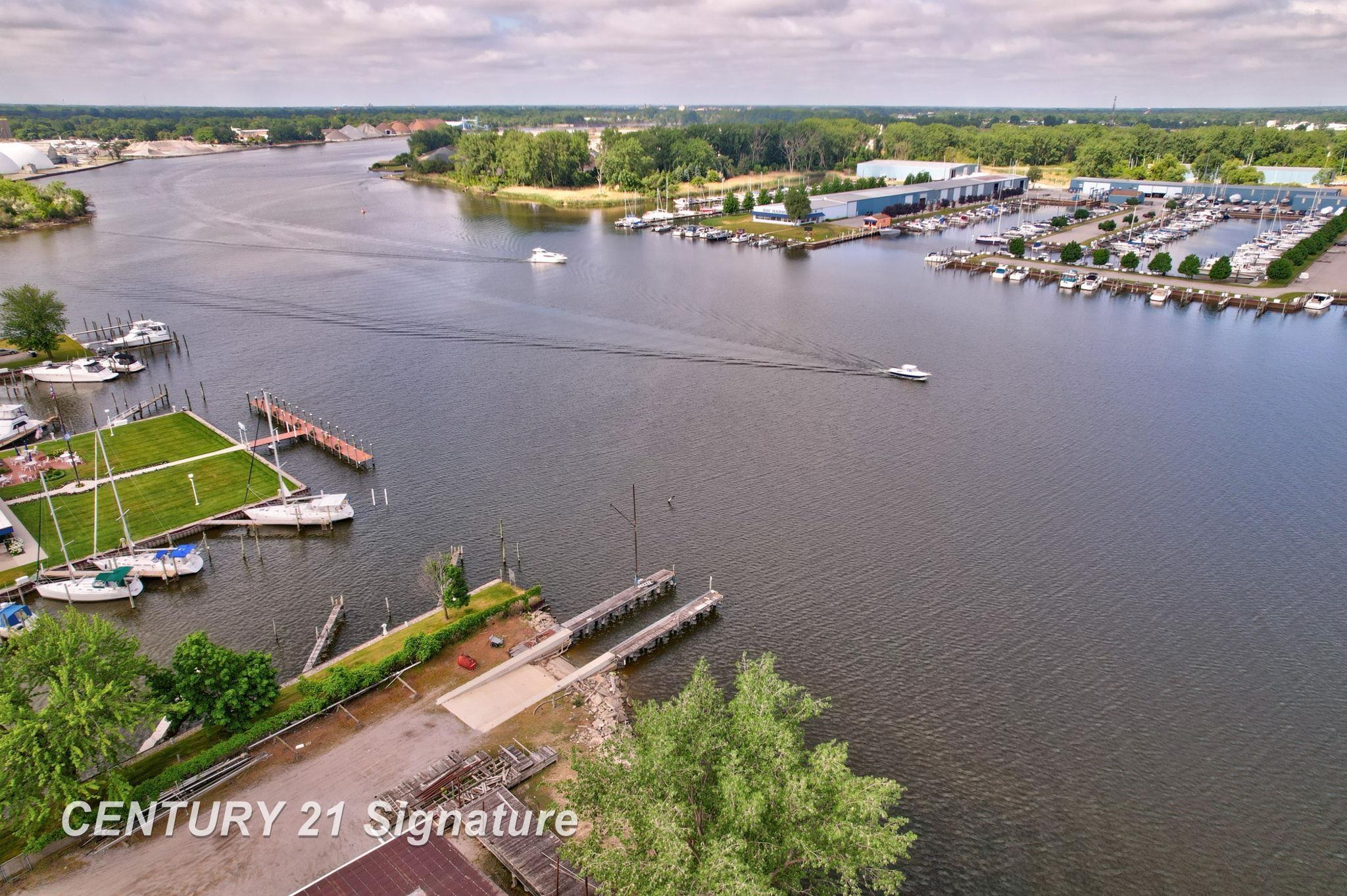 2363 Weadock Highway Property Photo 16