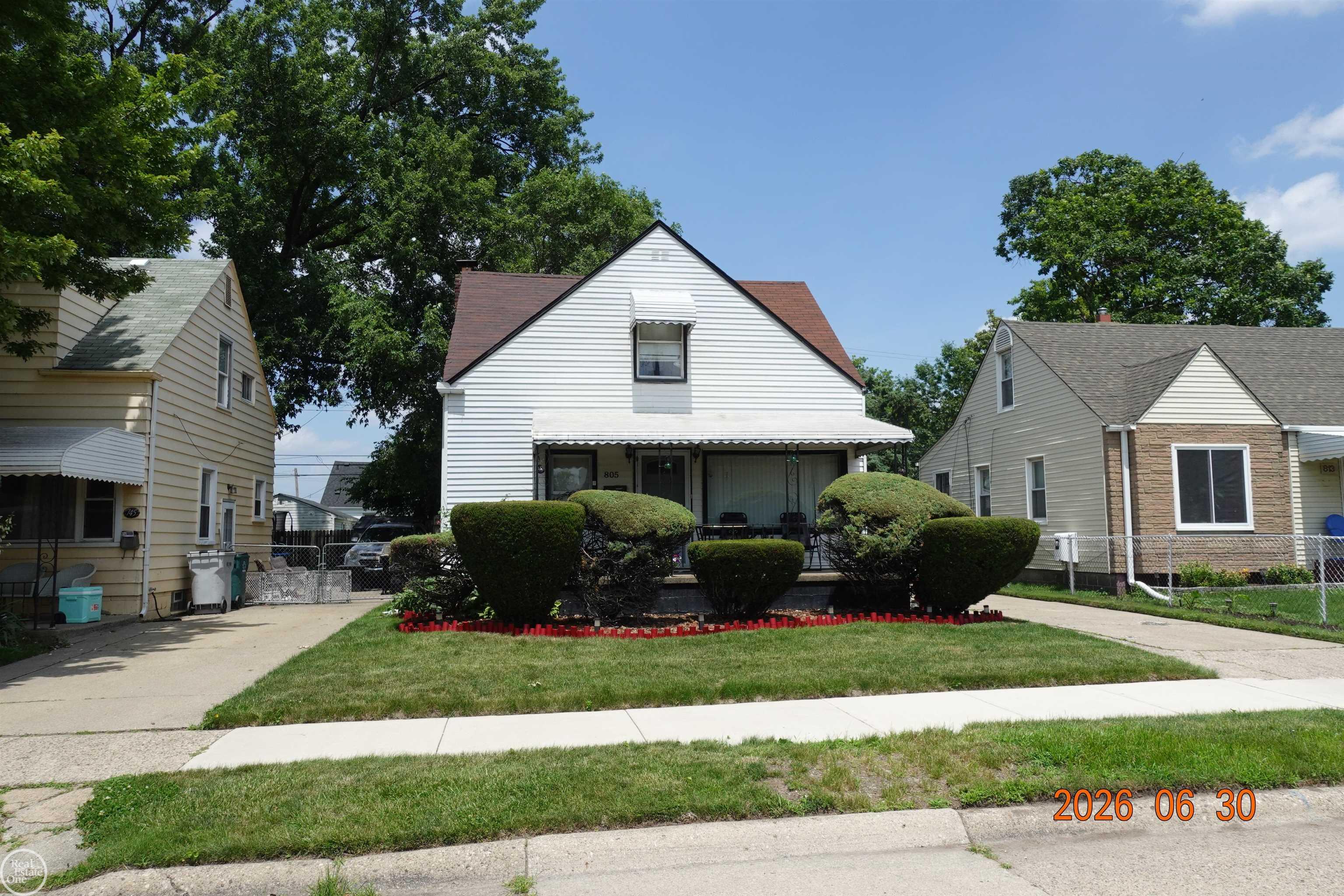 805 E Pearl Avenue Property Photo 1