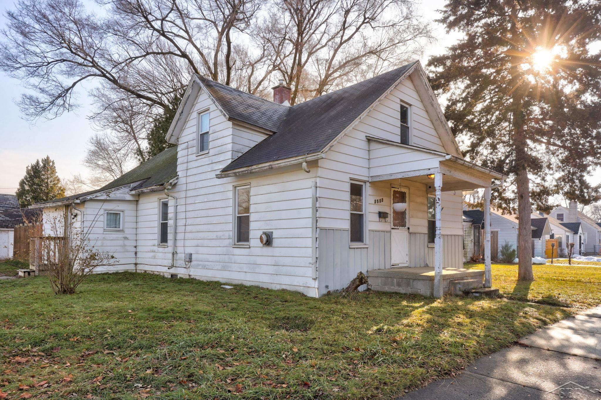 2502 Robinwood Avenue Property Photo 1