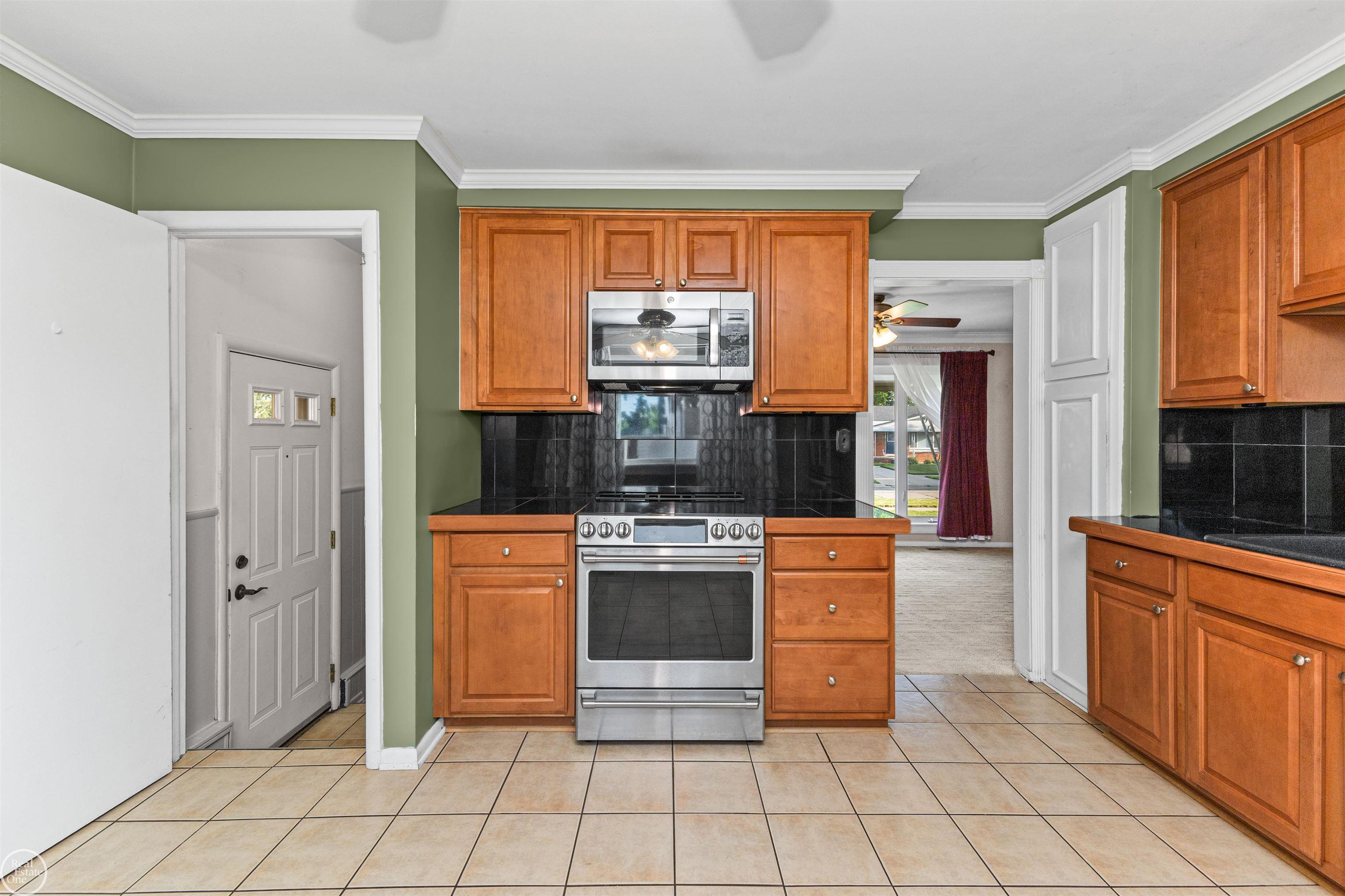 11927 Engleman Road Property Photo 17