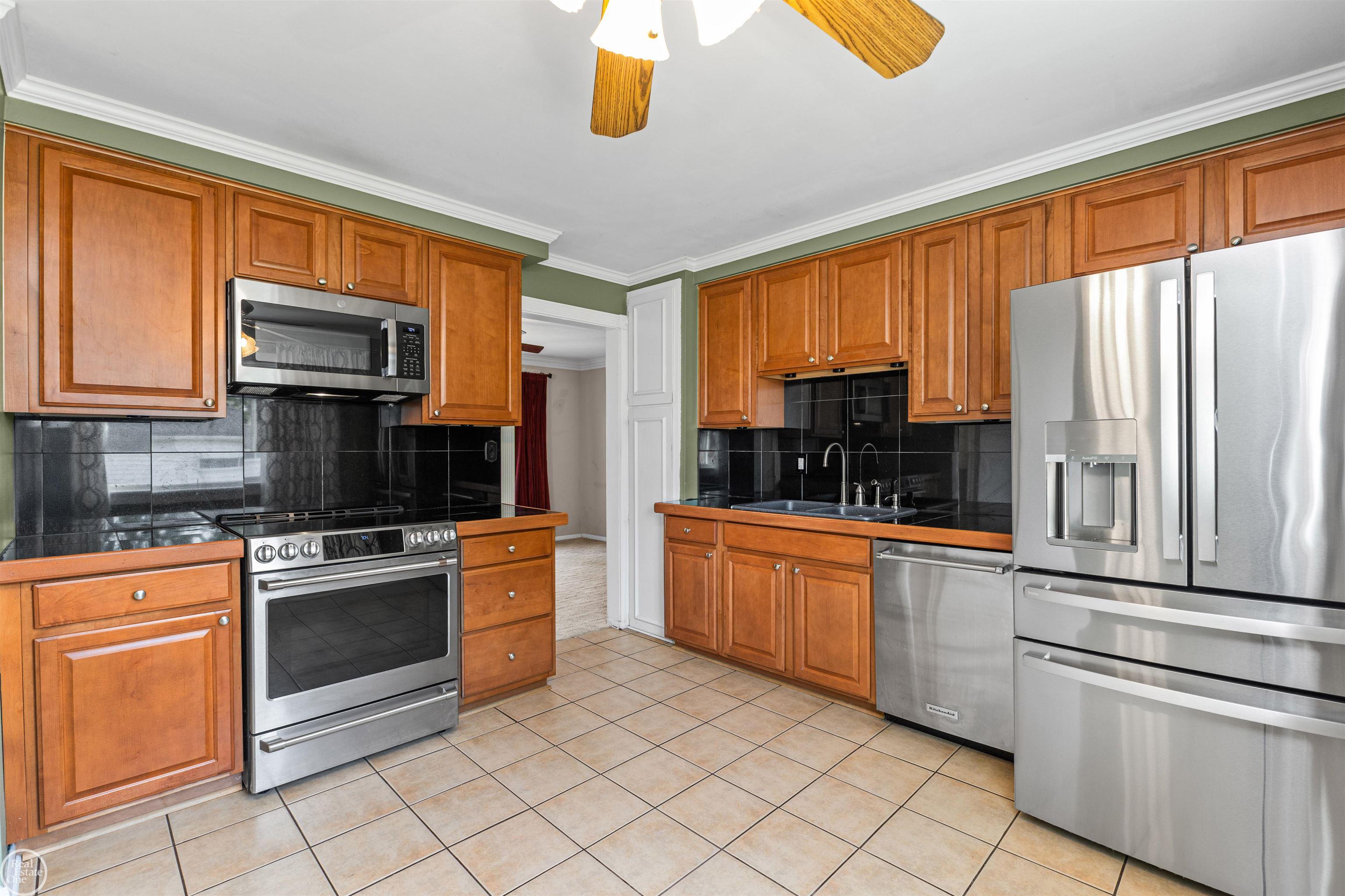 11927 Engleman Road Property Photo 18