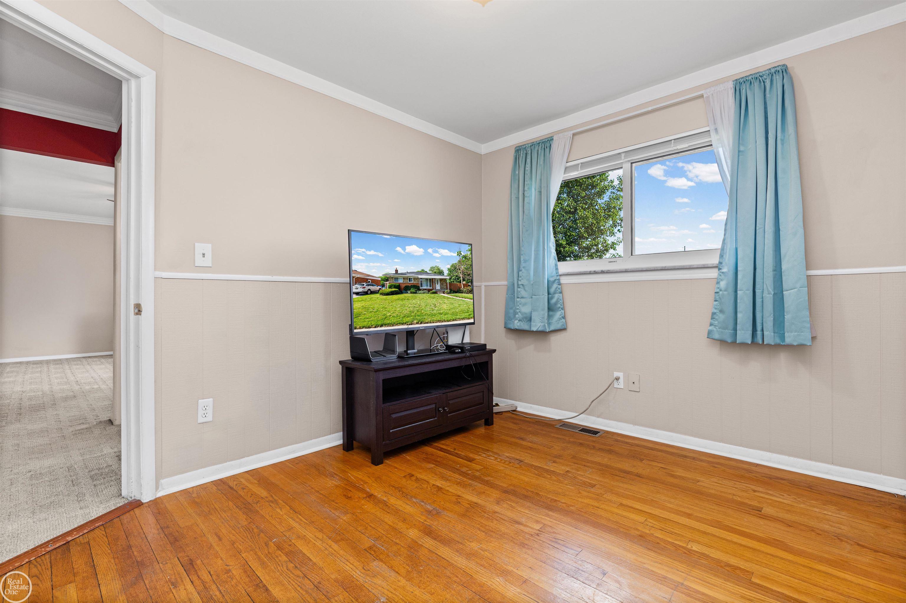 11927 Engleman Road Property Photo 23