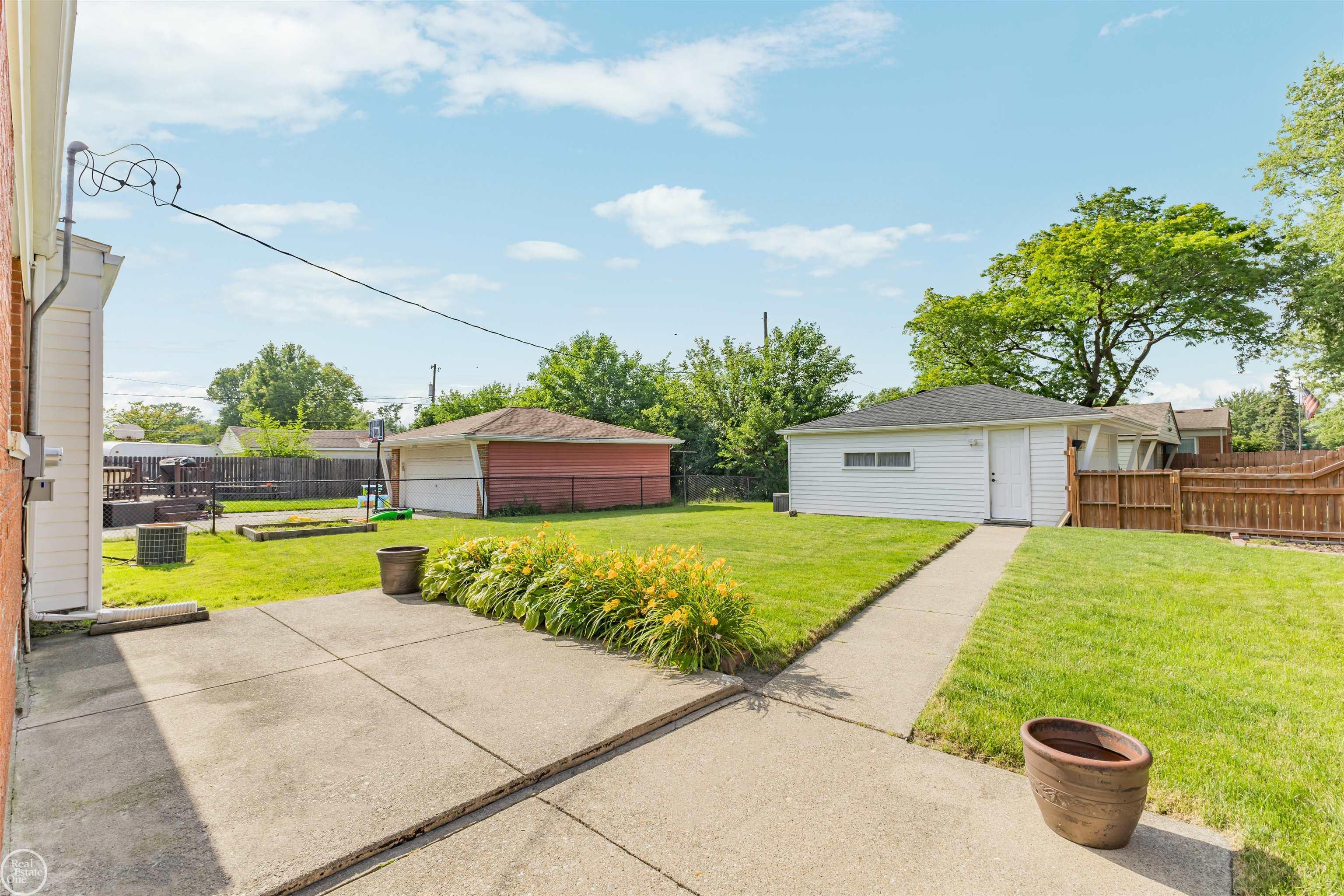 11927 Engleman Road Property Photo 40
