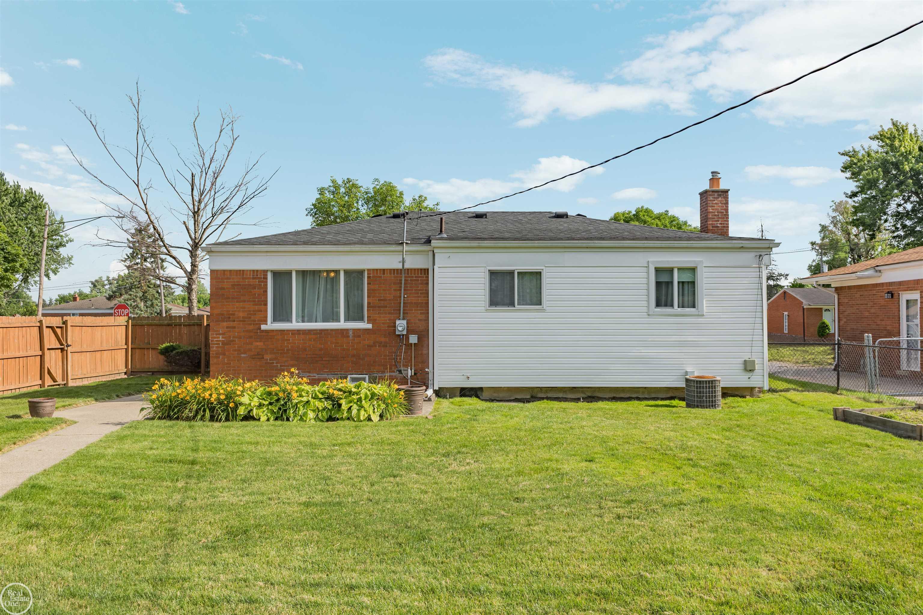 11927 Engleman Road Property Photo 41