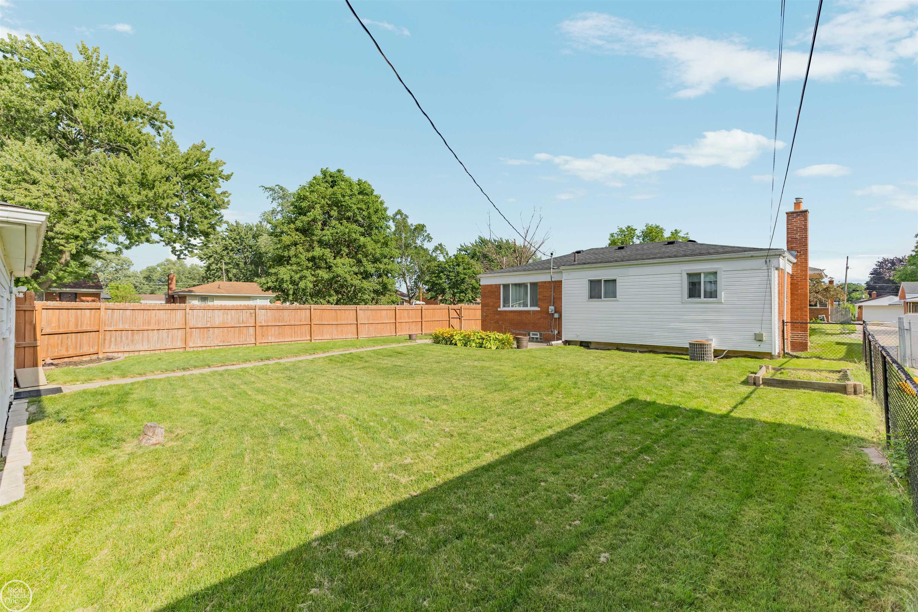 11927 Engleman Road Property Photo 43