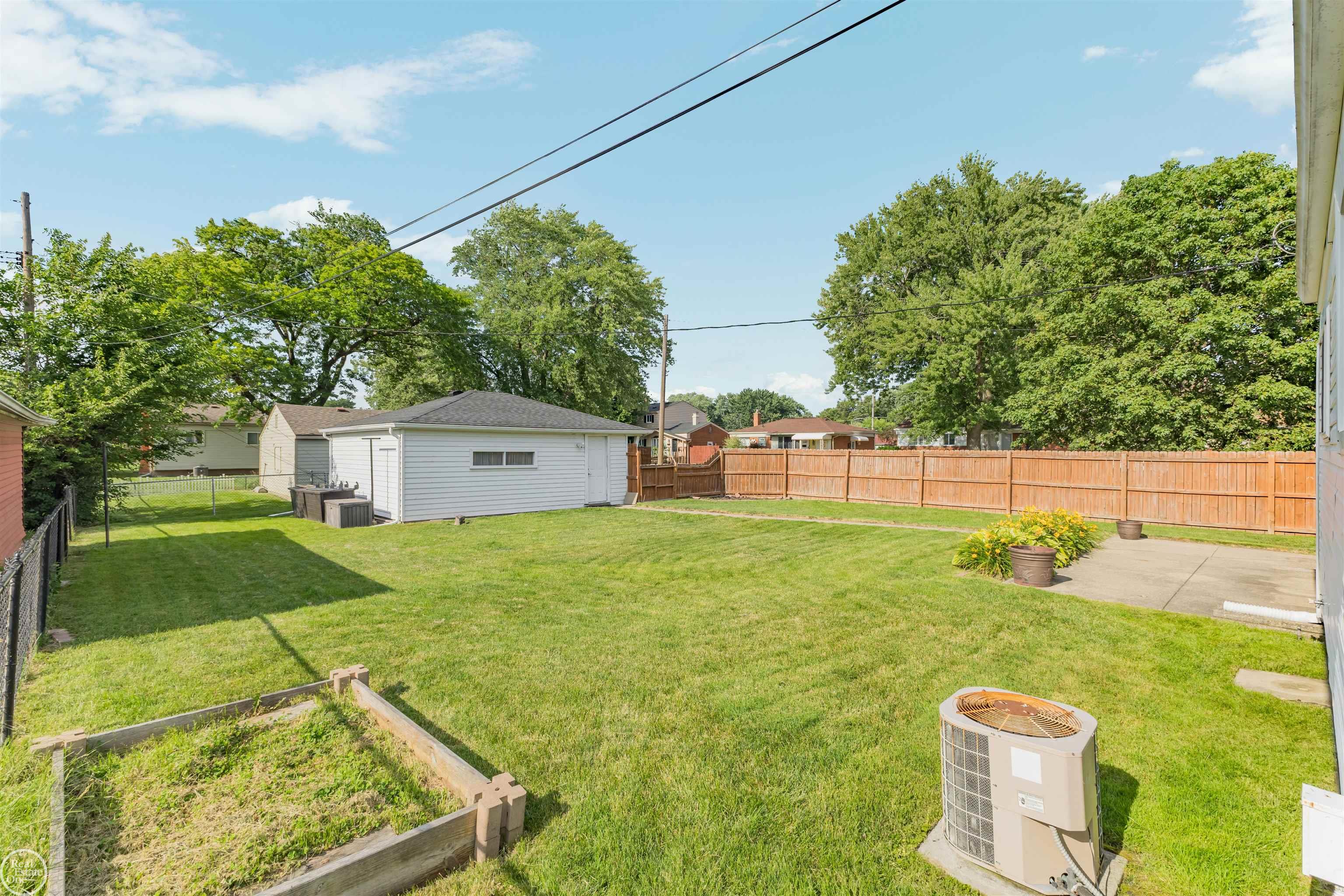 11927 Engleman Road Property Photo 44