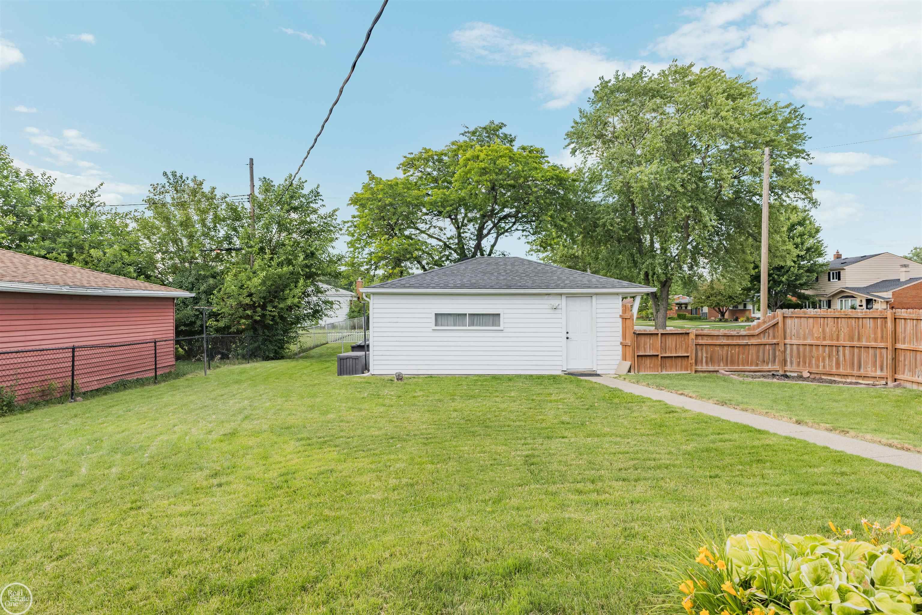 11927 Engleman Road Property Photo 45