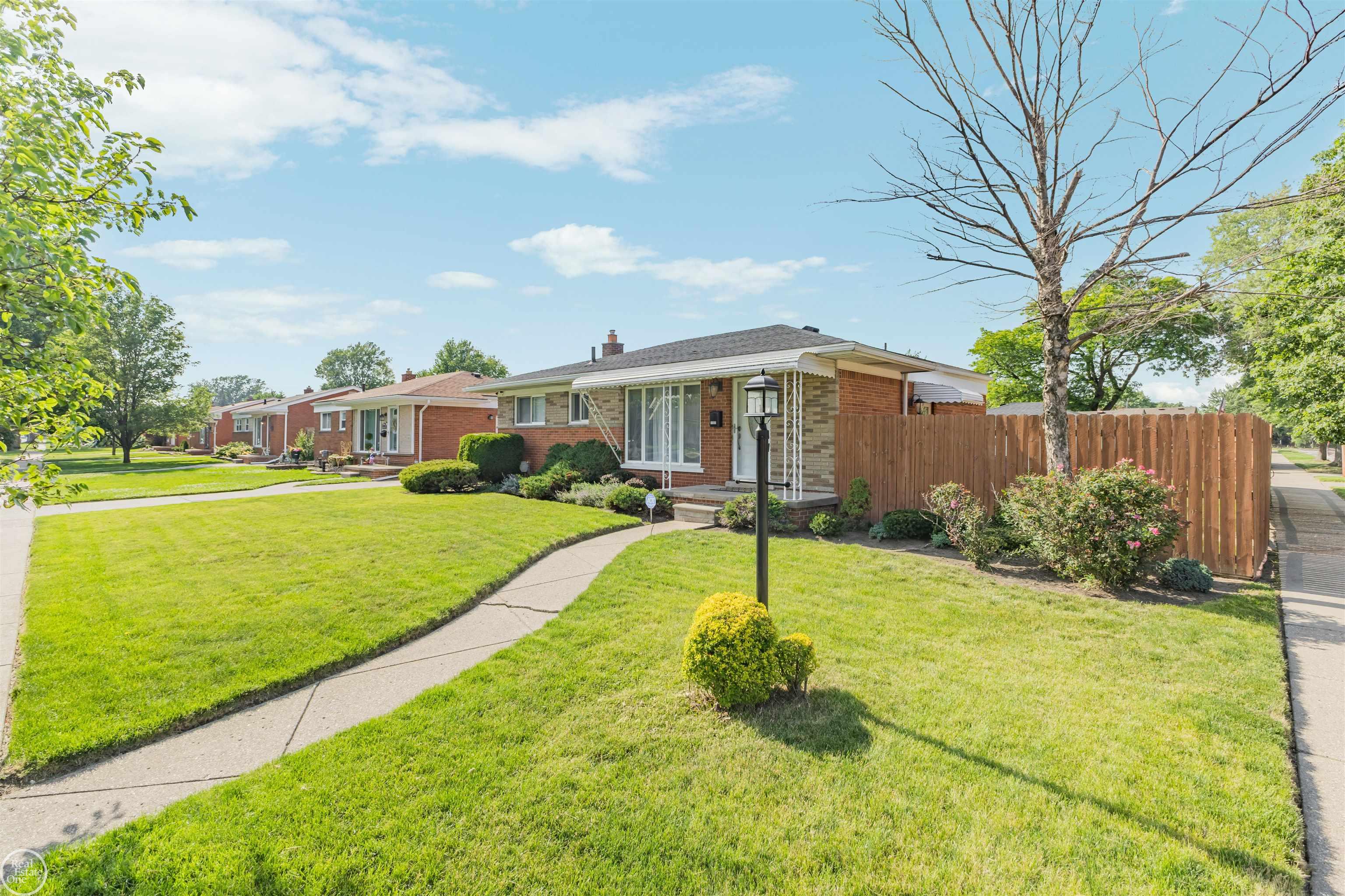 11927 Engleman Road Property Photo 46