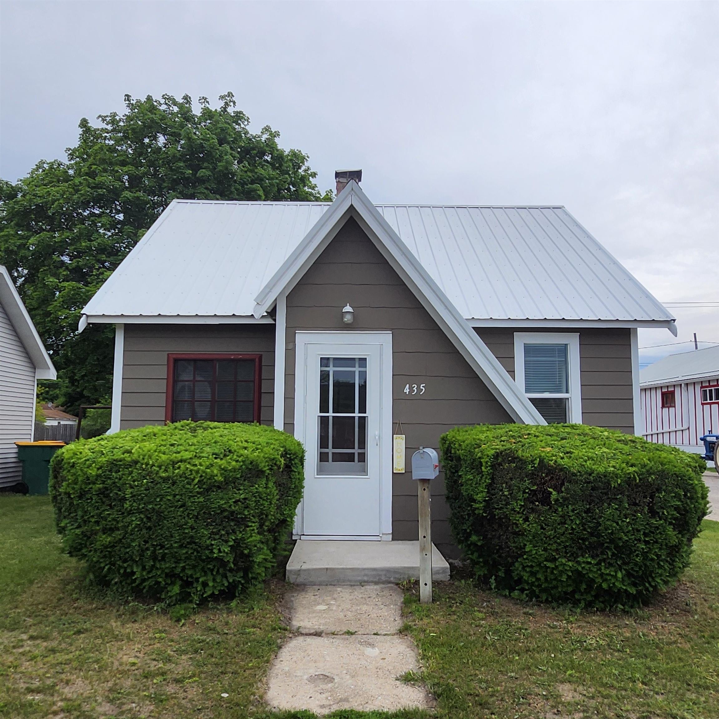 435 E Cedar Avenue