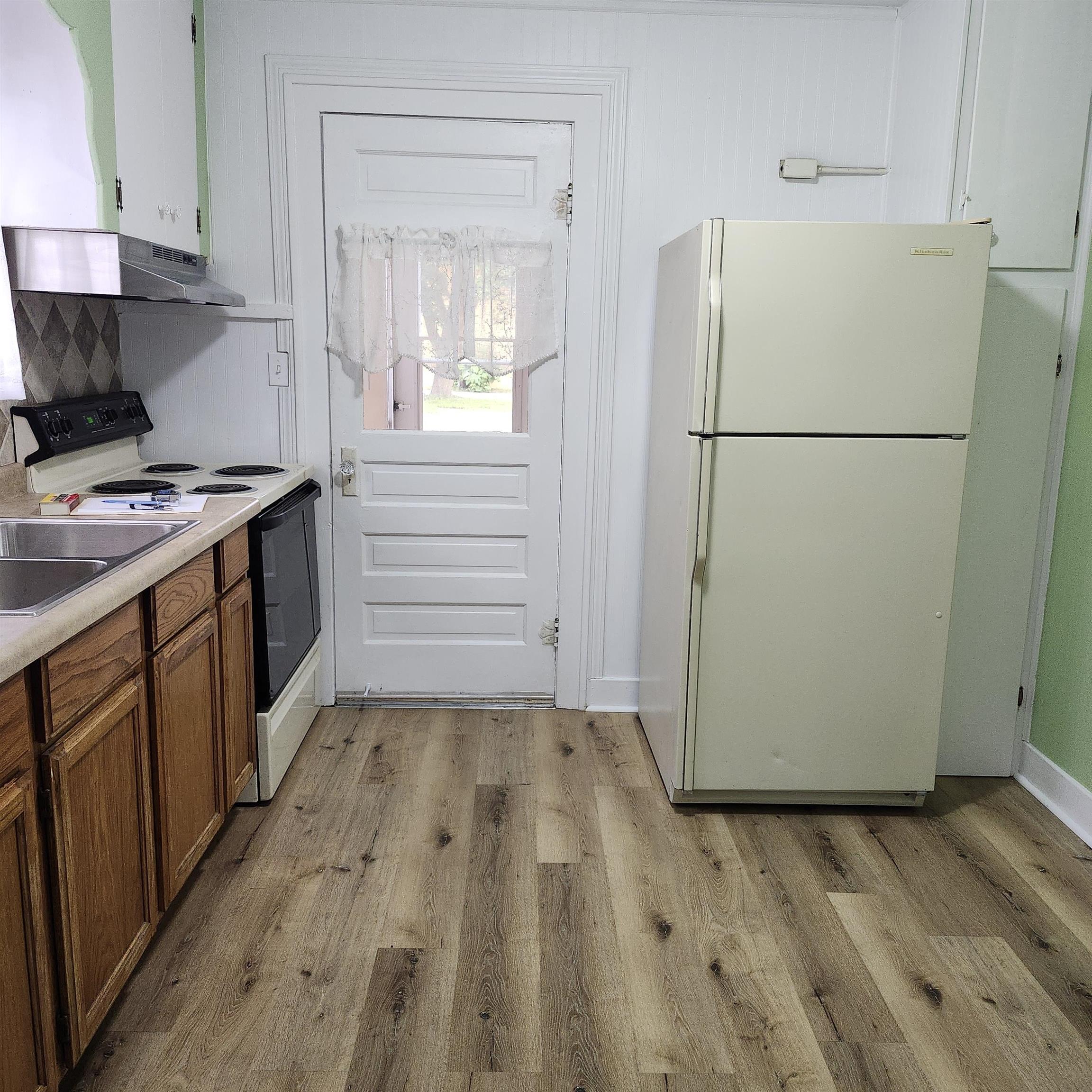 435 E Cedar Avenue Property Photo 7
