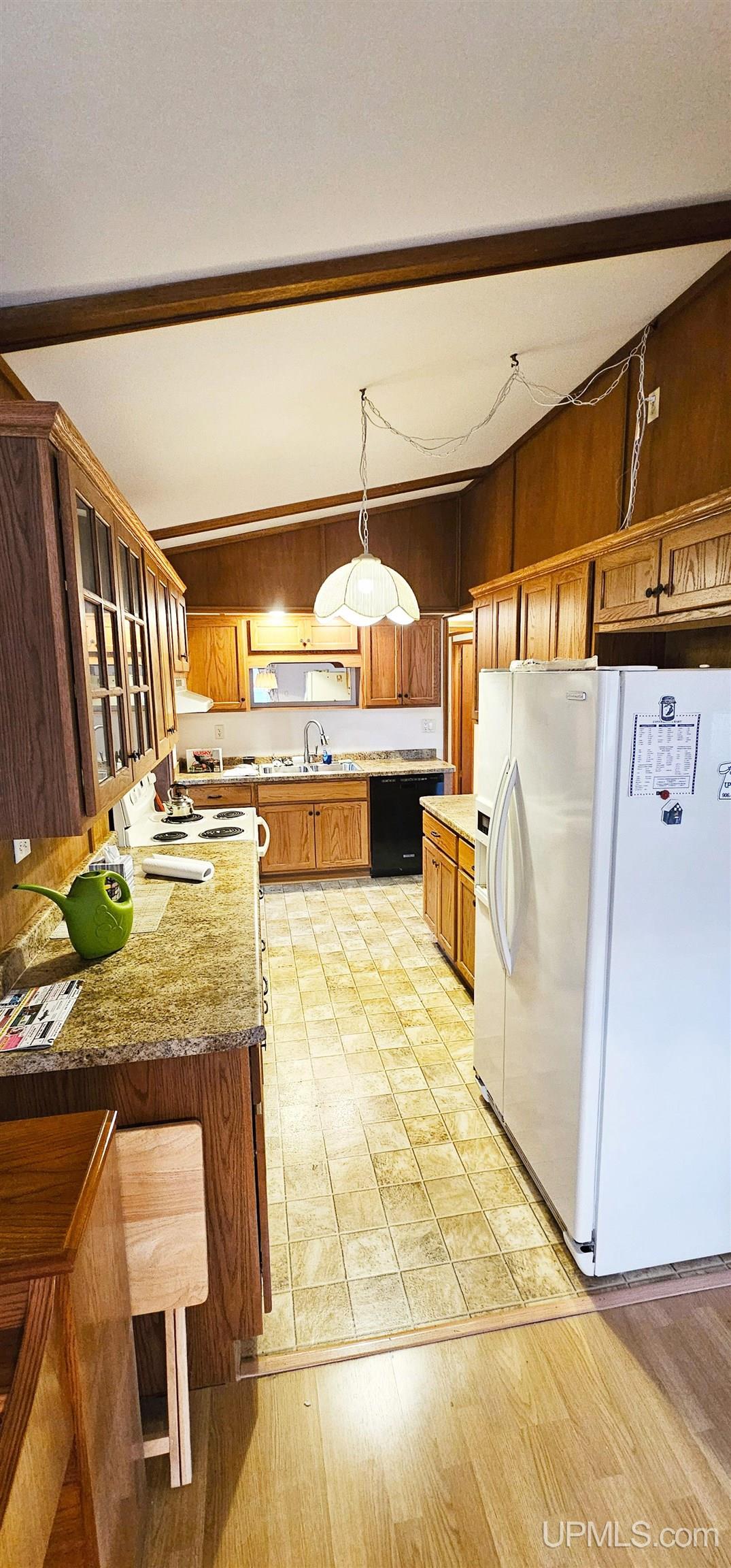 1611 W Atlantic Street Property Photo 8