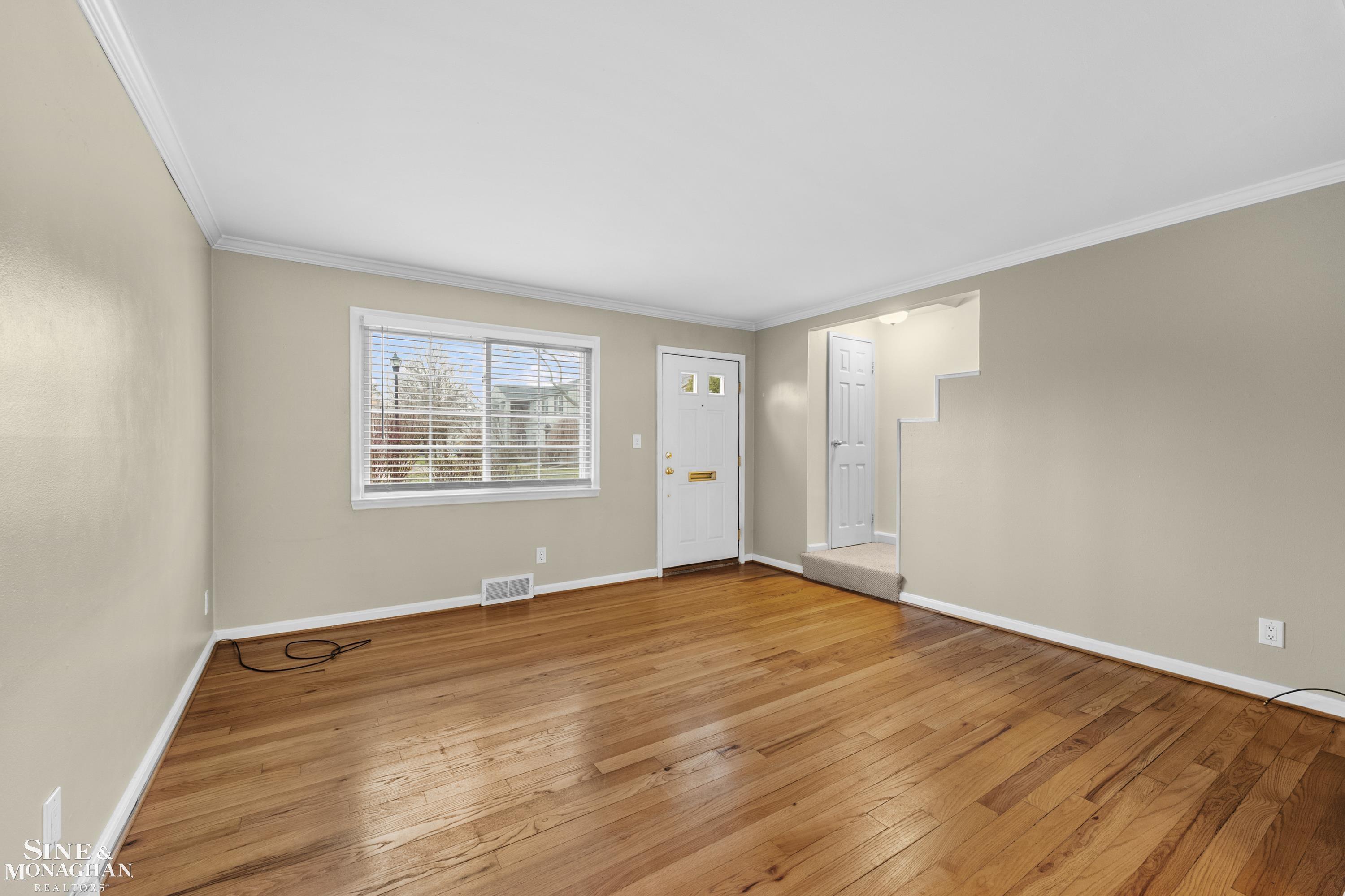 716 Graefield Court Property Photo 3