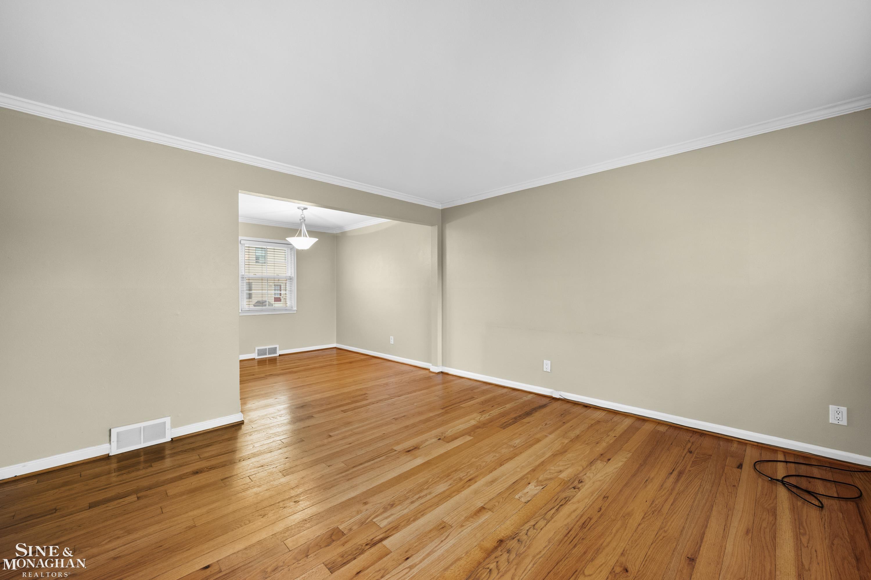716 Graefield Court Property Photo 4