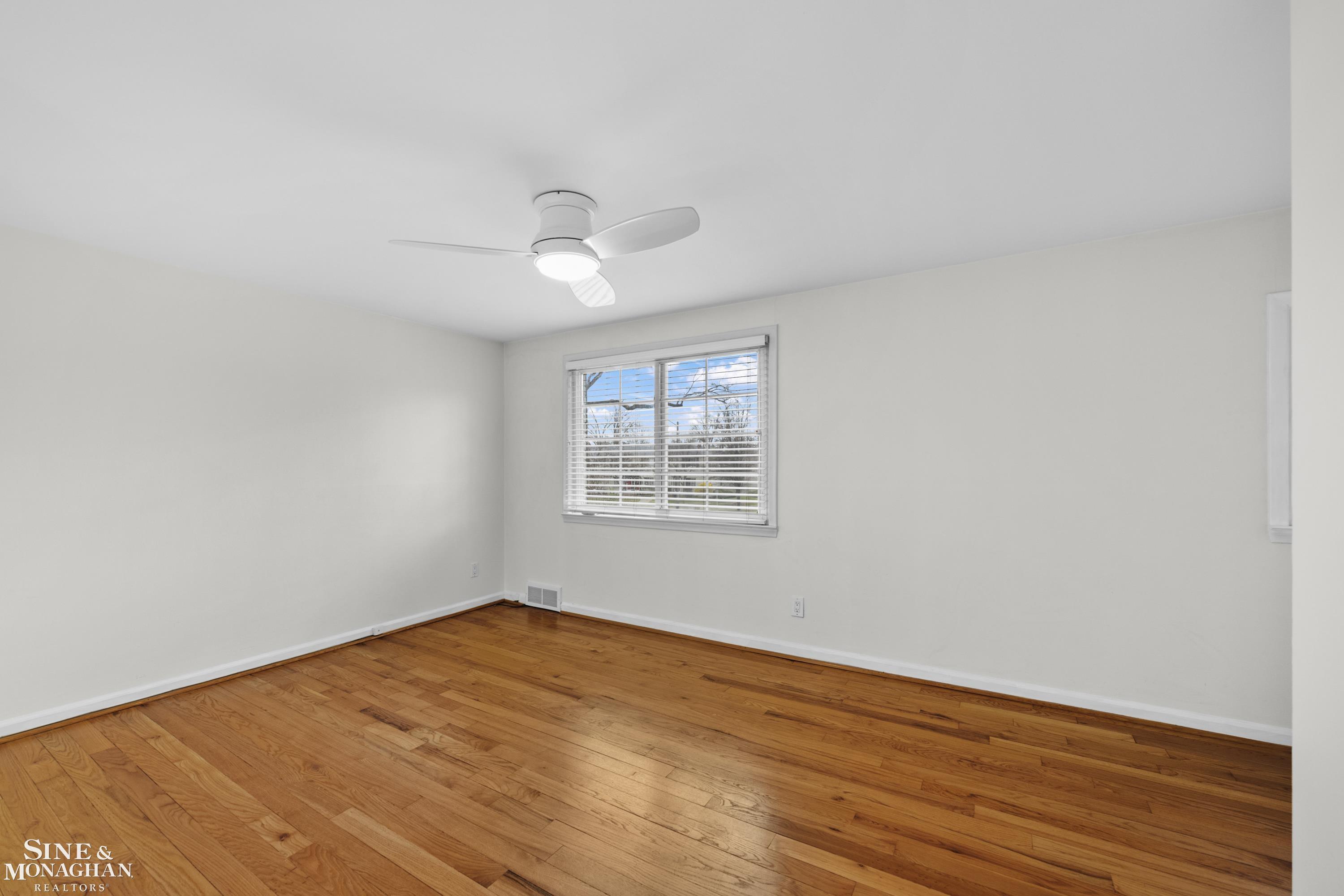 716 Graefield Court Property Photo 14