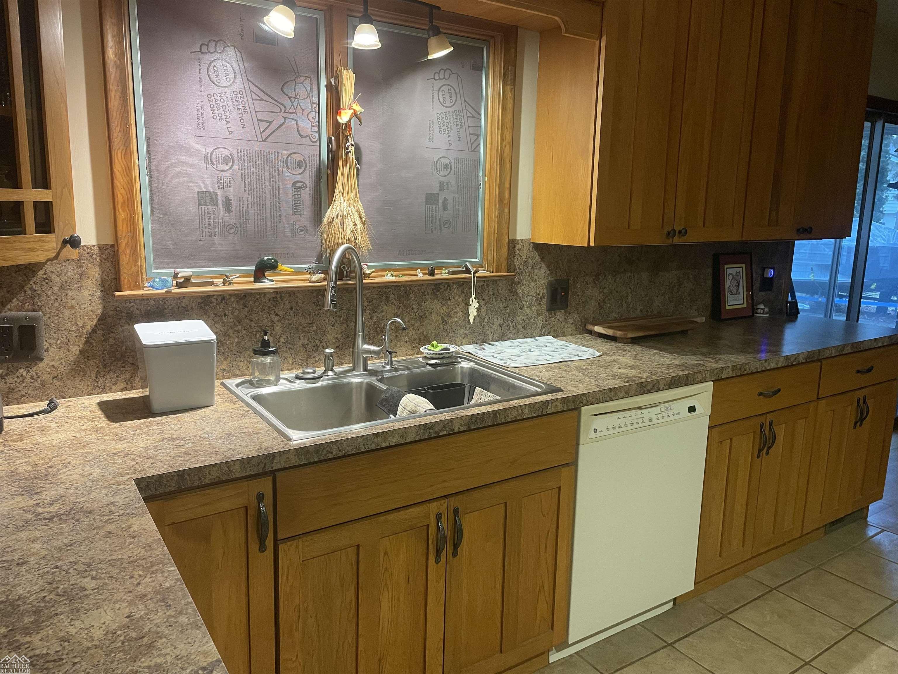 2567 St. Clair River Drive Property Photo 15