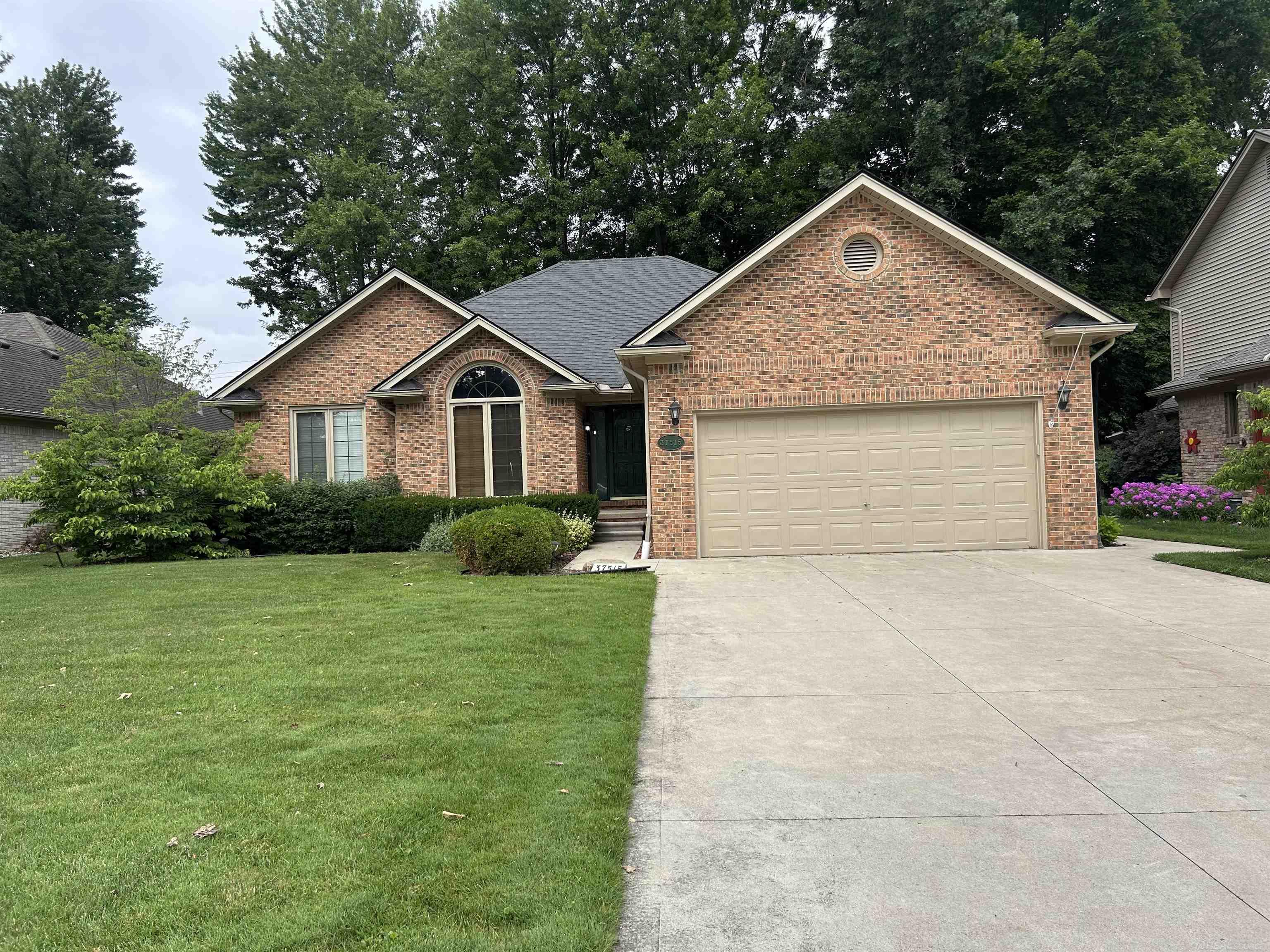 37515 Hanson Drive Property Photo 1
