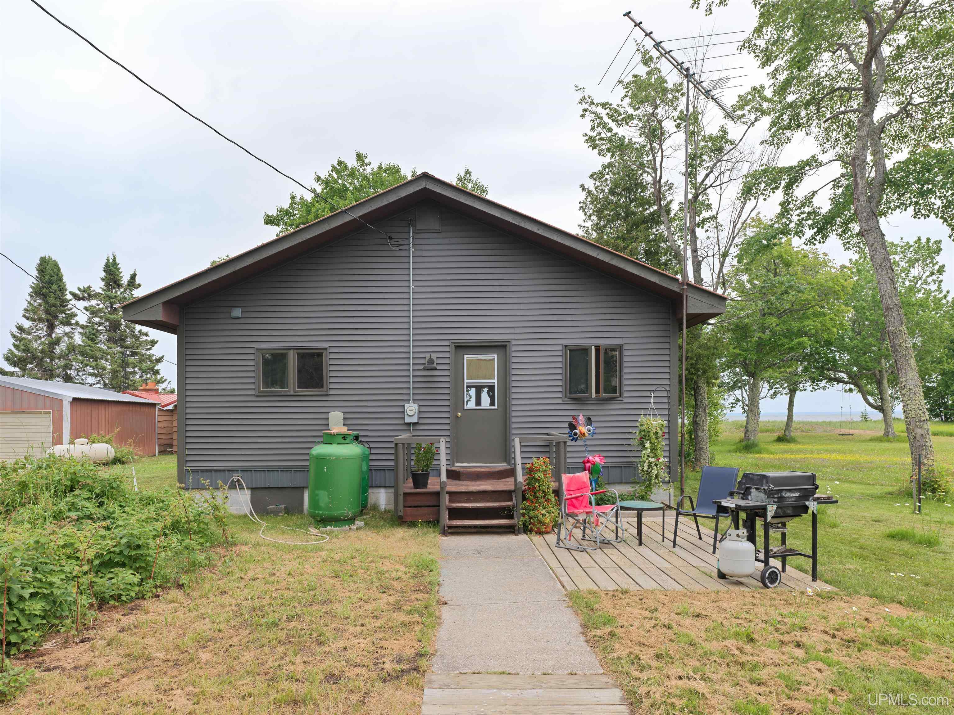 4664 N M123 Highway Property Photo 1