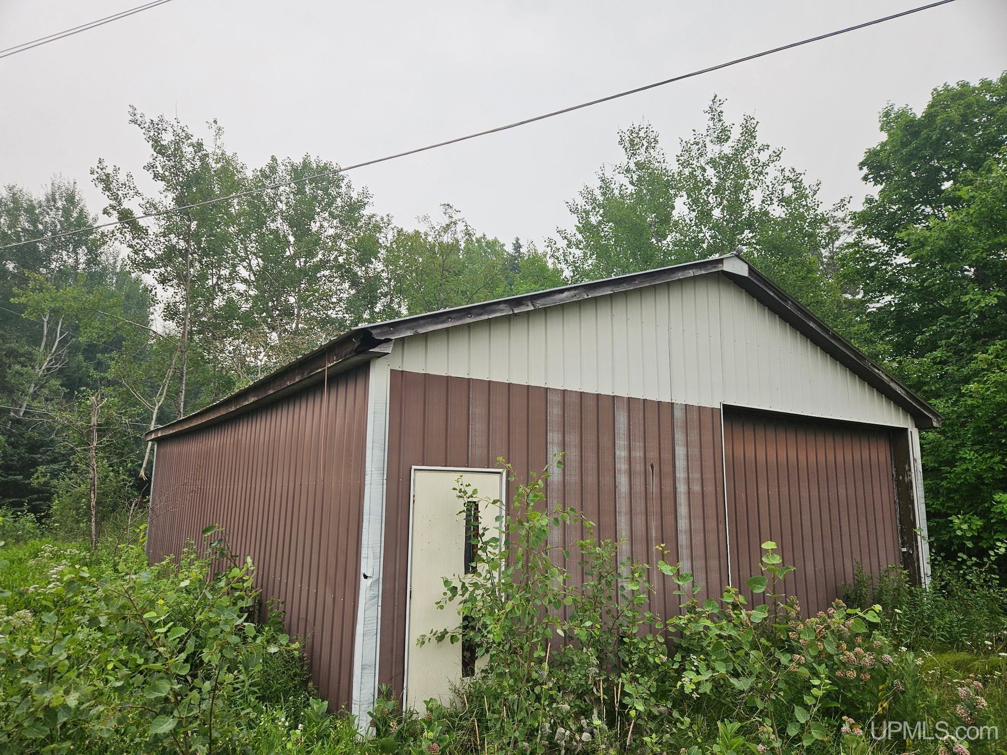 133 Maple Street Property Photo 2