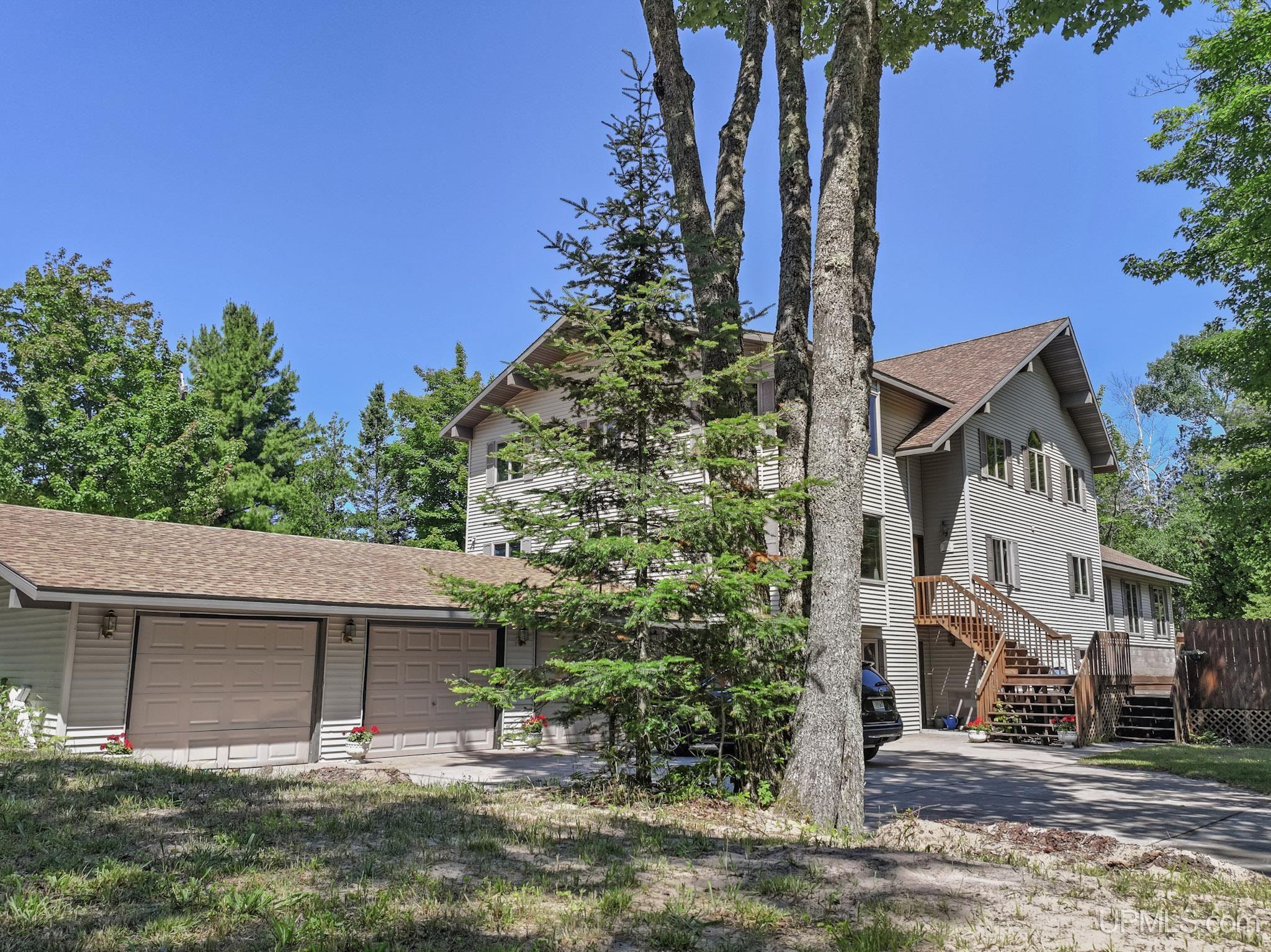 5451 Lakeshore Drive Property Photo 1