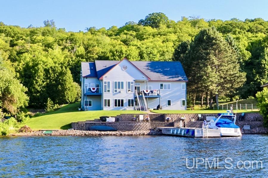 19050 Canal Road Property Photo 1