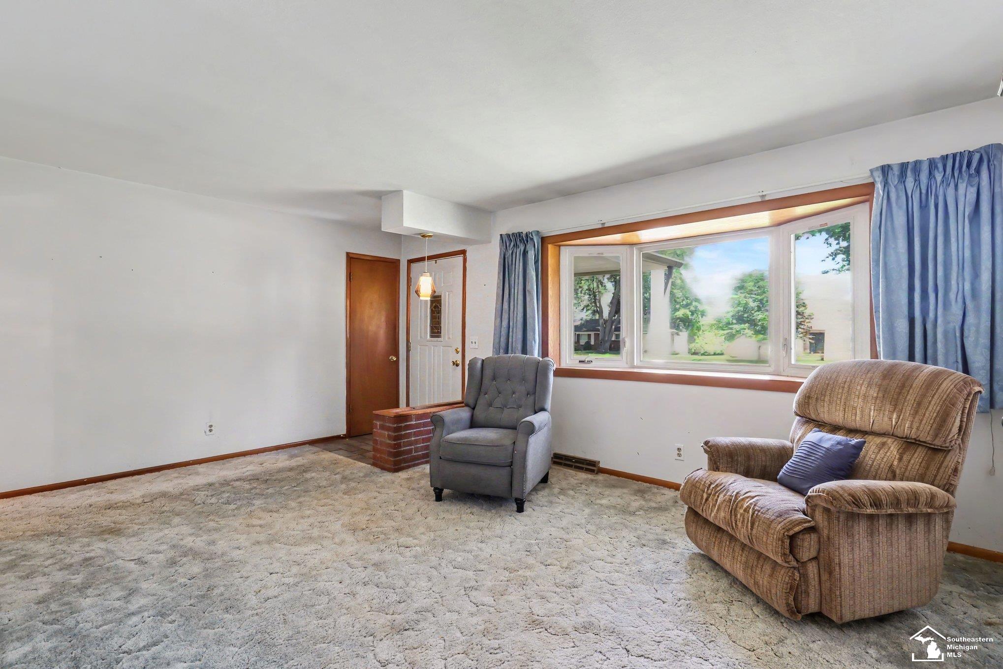 7441 Indian Road Property Photo 4